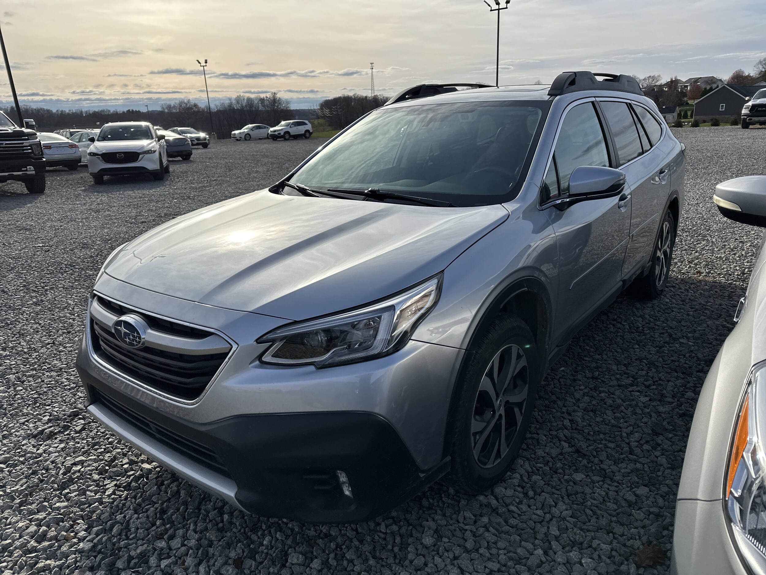 2022 Subaru Outback Limited photo 3