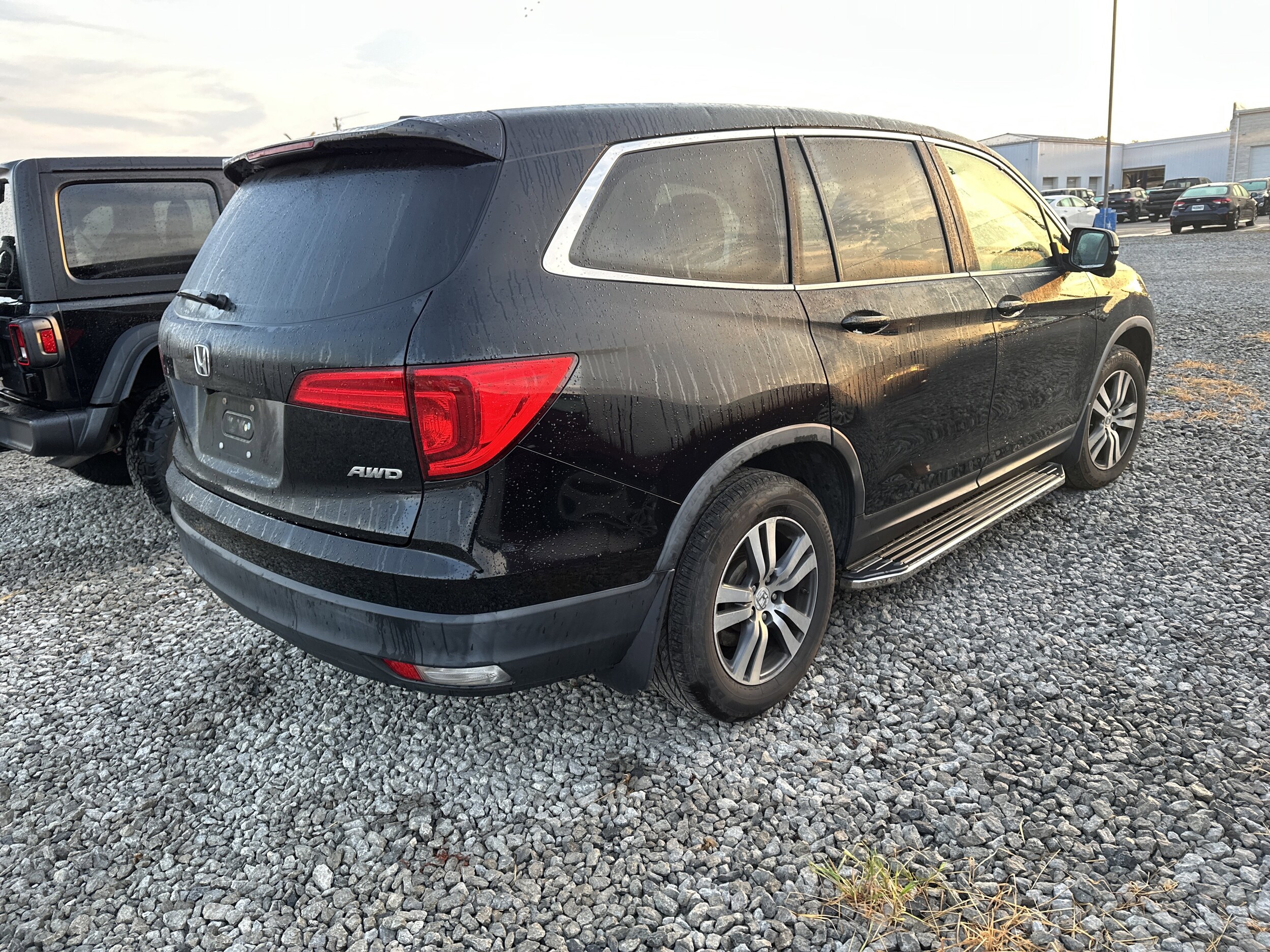 2017 Honda Pilot EX-L photo 2