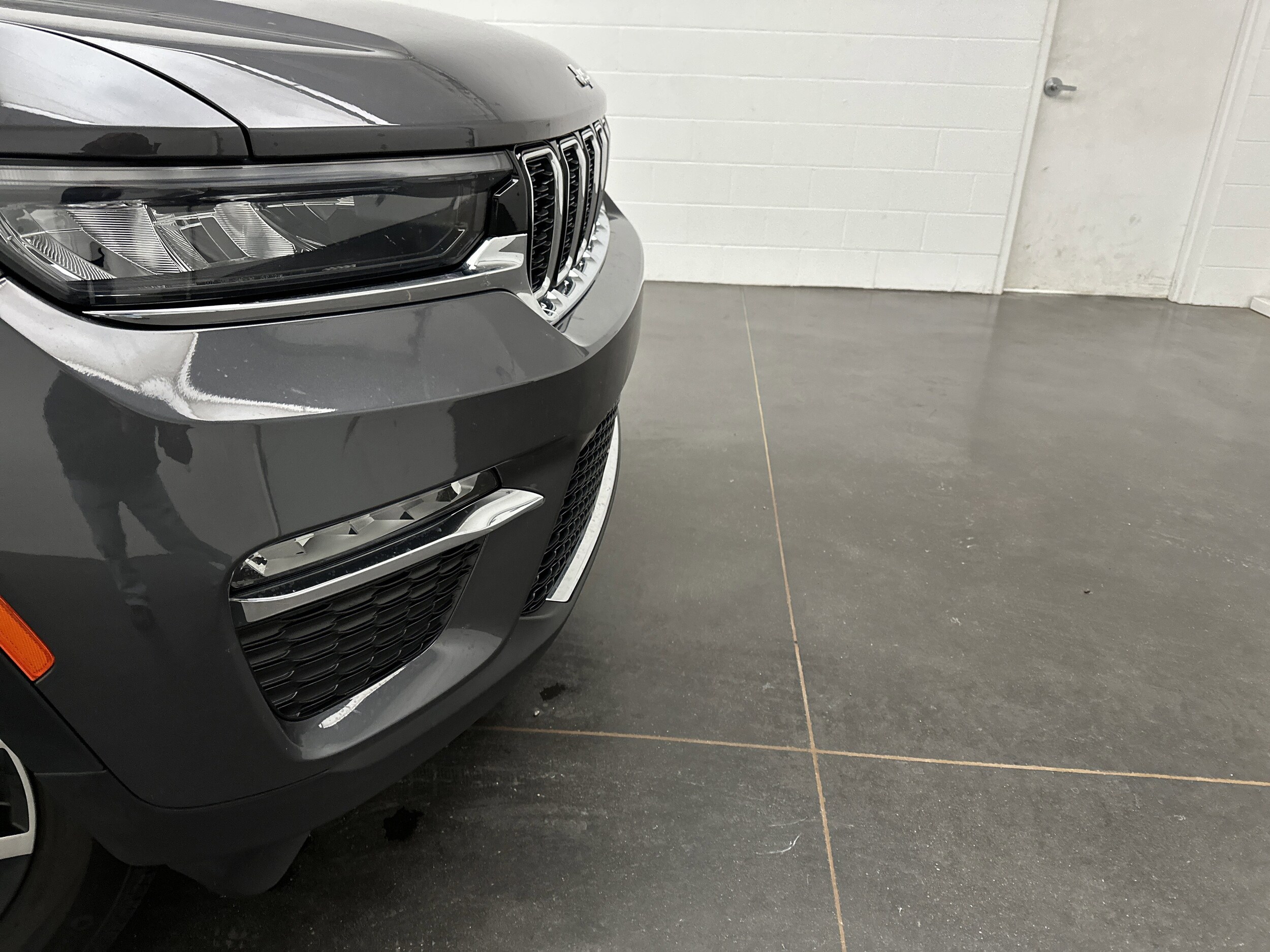 2024 Jeep Grand Cherokee Limited photo 2