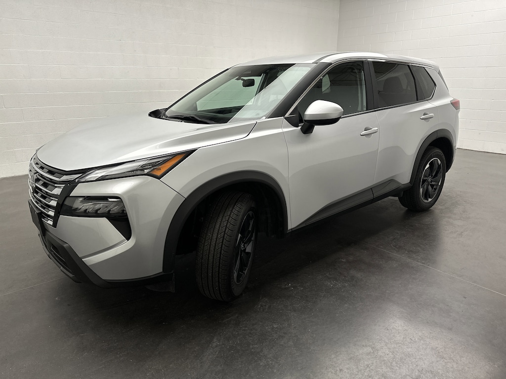 Used 2024 Nissan Rogue SV SUV