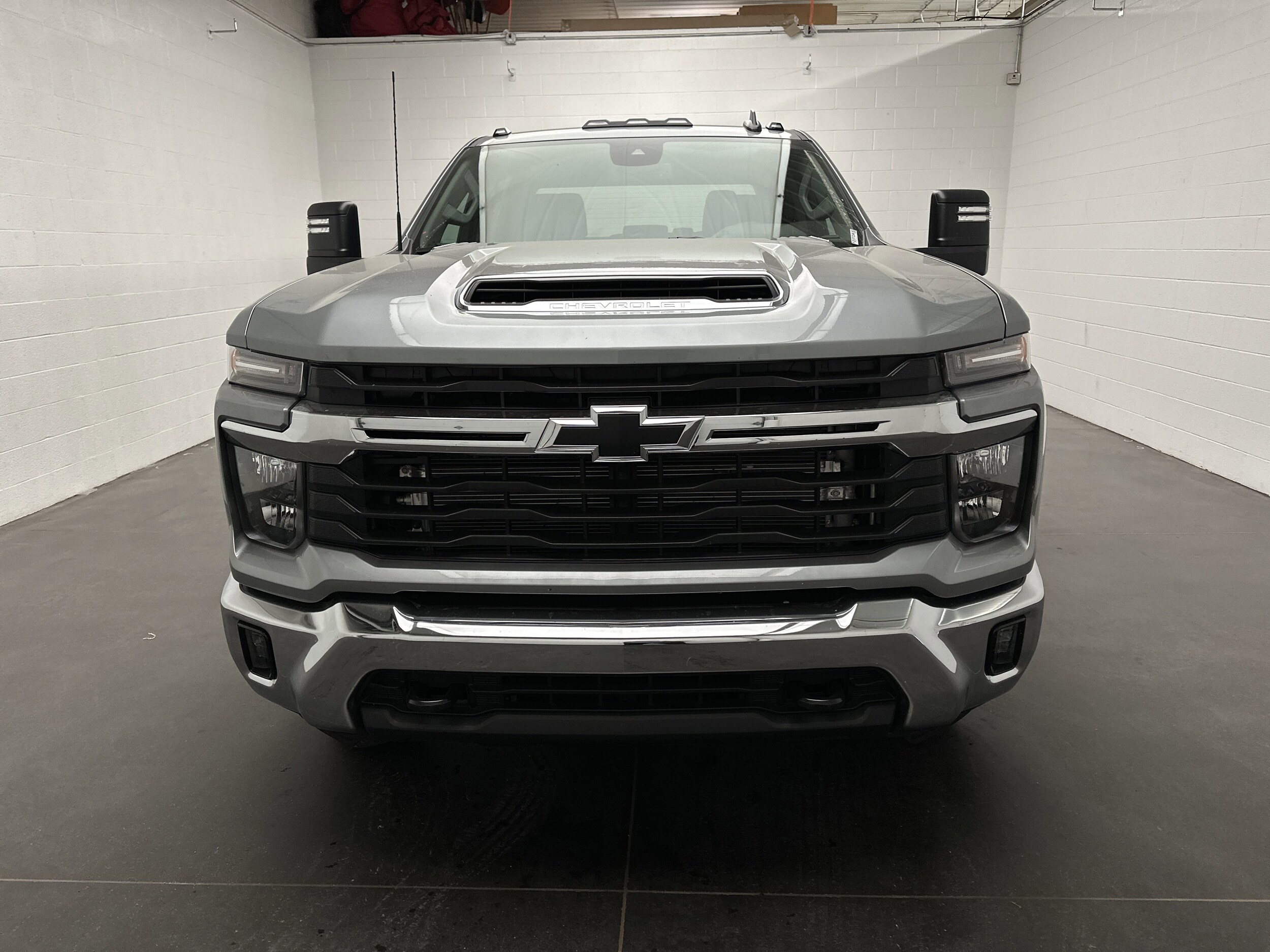 2024 Chevrolet Silverado 2500HD LT photo 3