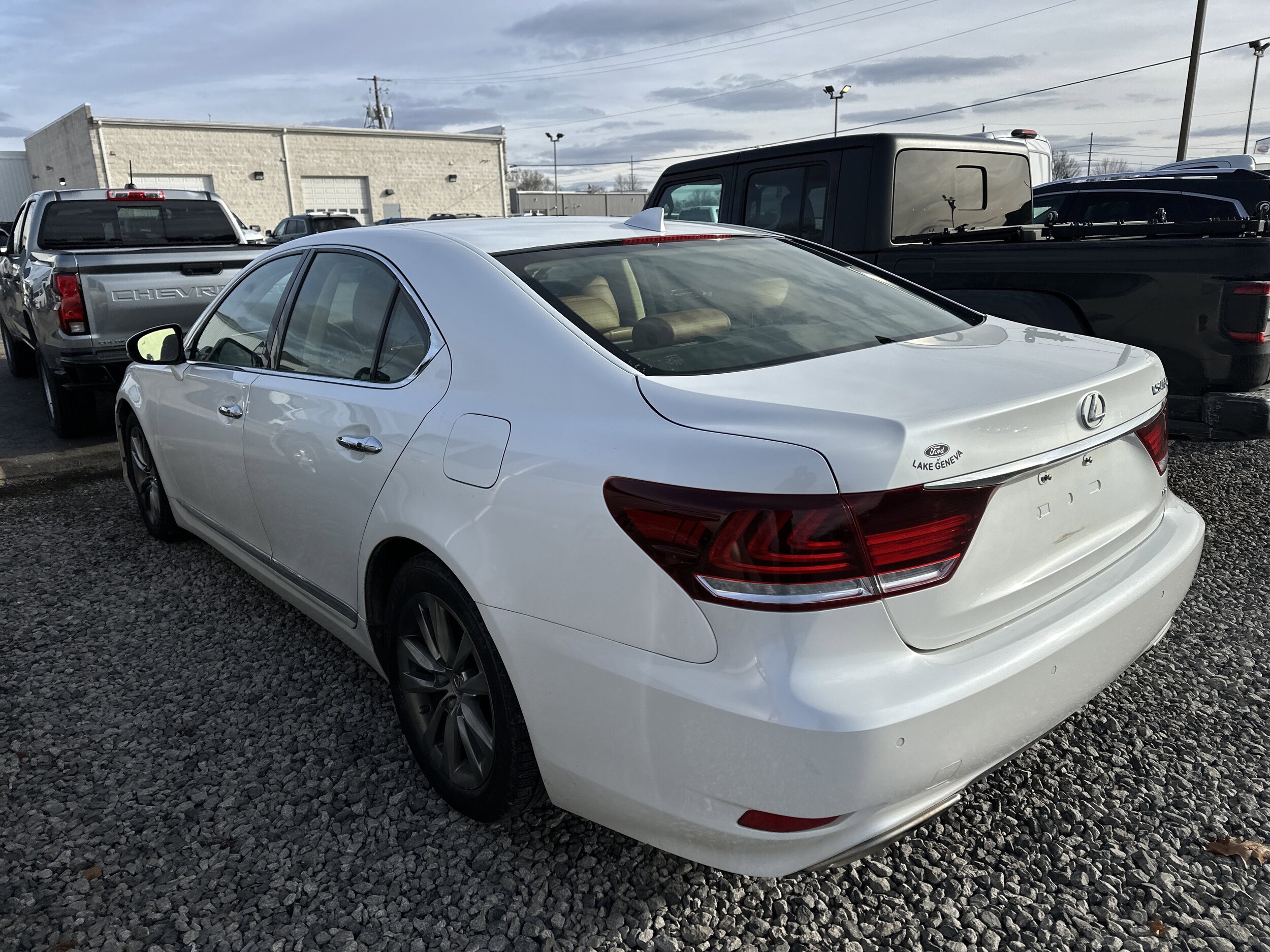 2014 Lexus LS 460 photo 3