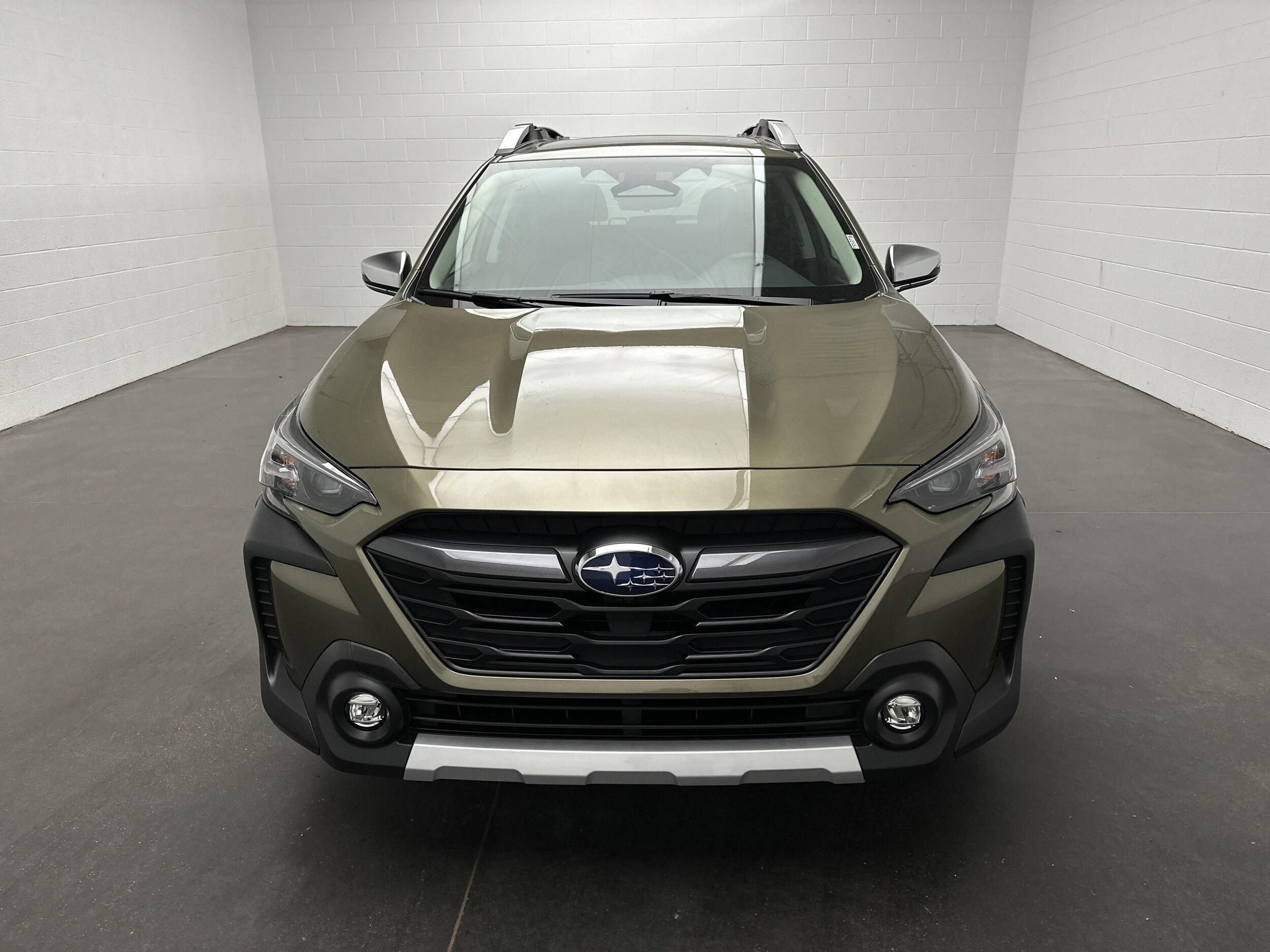 2025 Subaru Outback Touring photo 2
