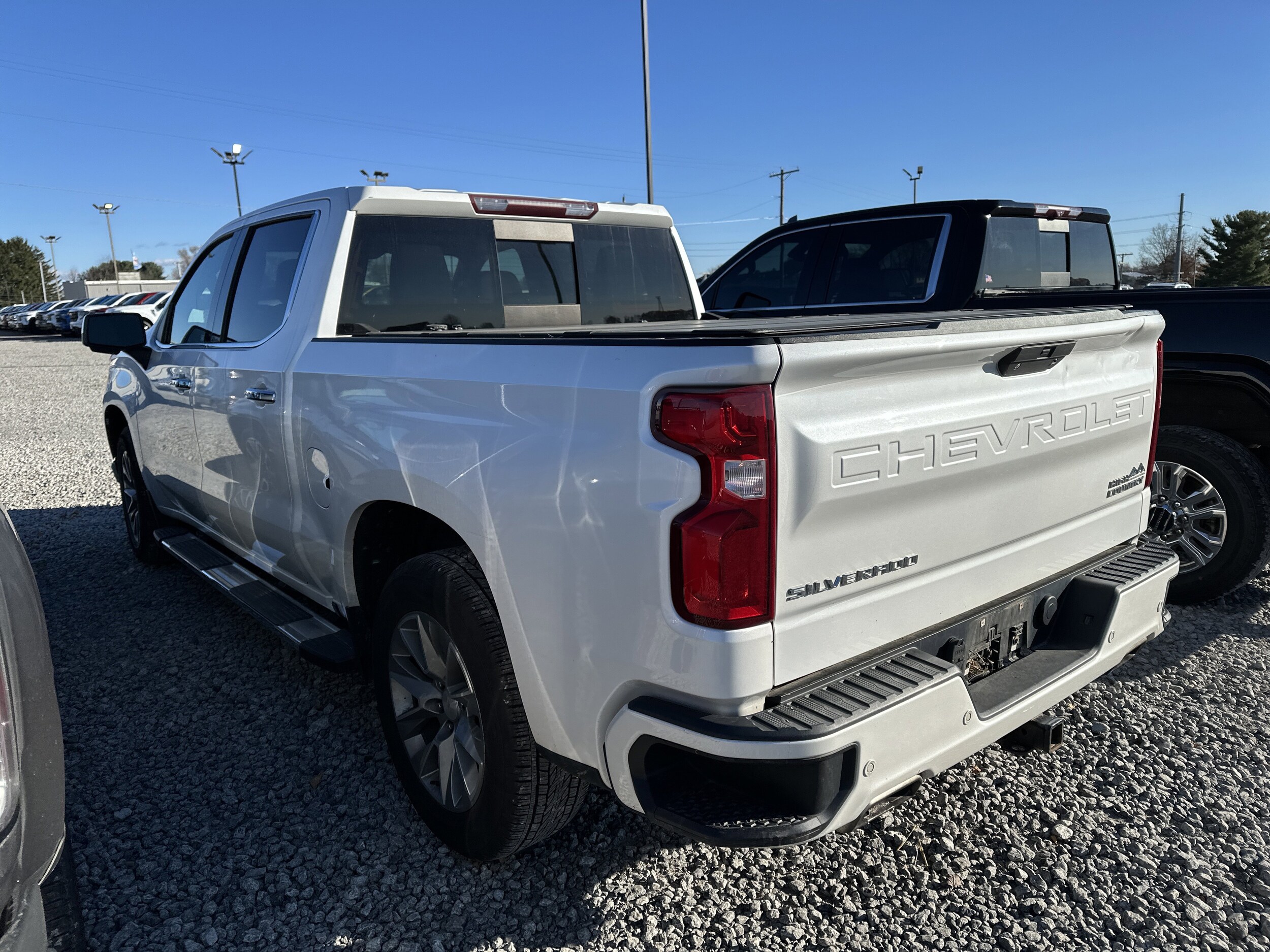 2019 Chevrolet Silverado 1500 High Country photo 2