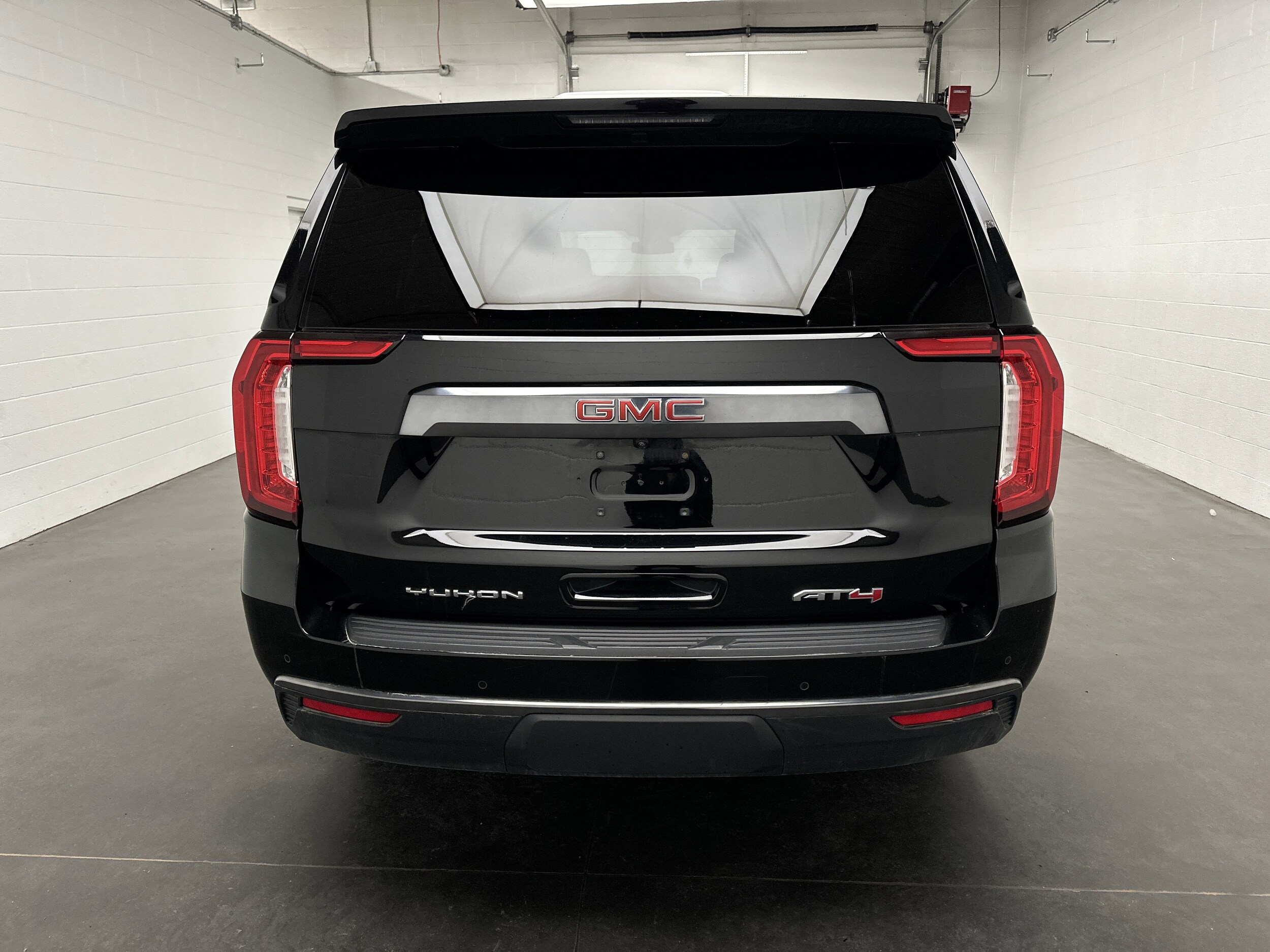2023 GMC Yukon XL AT4 - Photo 9