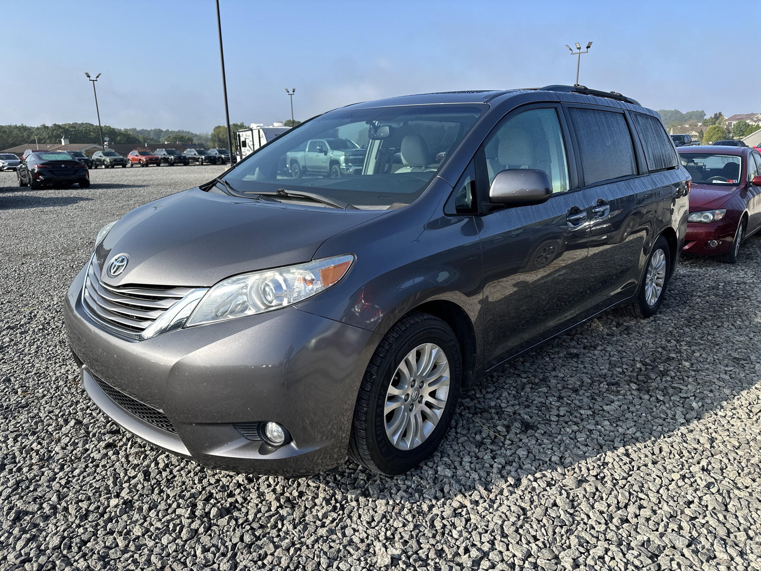2017 Toyota Sienna L photo 4
