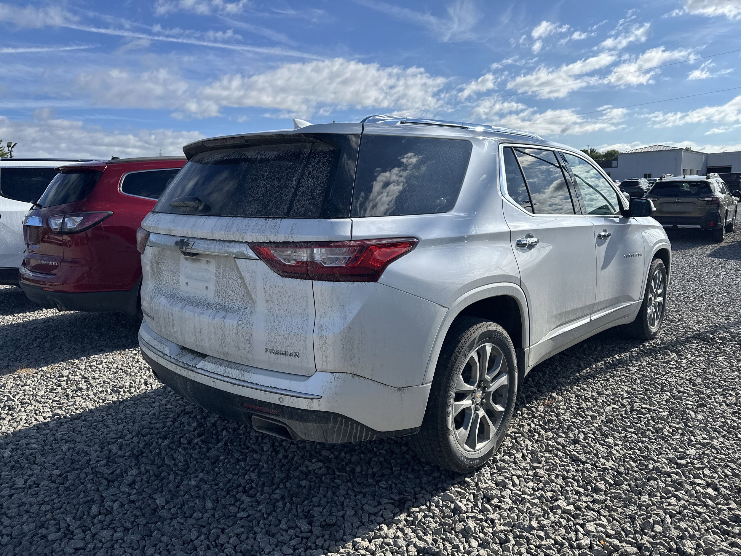 2021 Chevrolet Traverse Premier photo 2