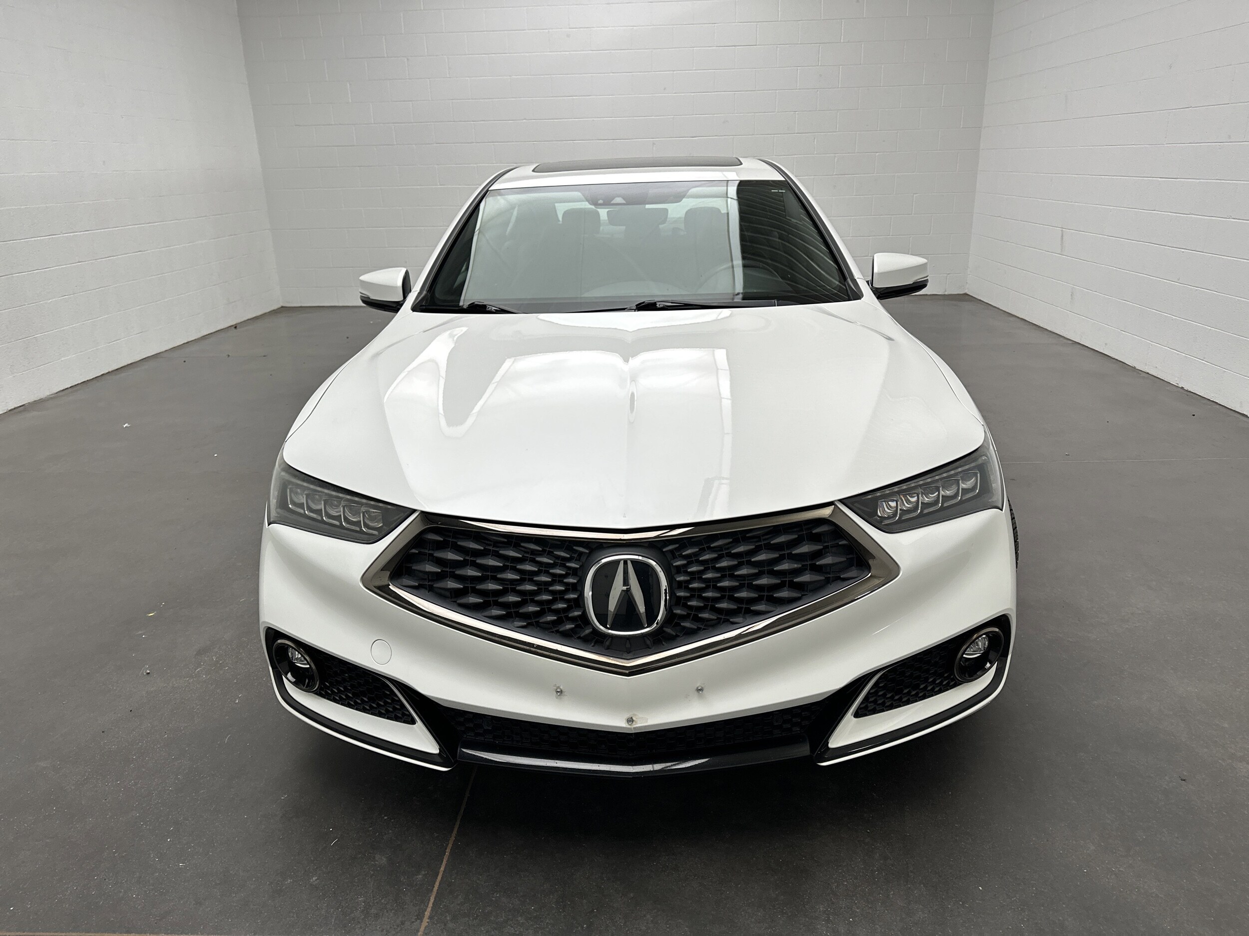2018 Acura TLX A-Spec photo 2