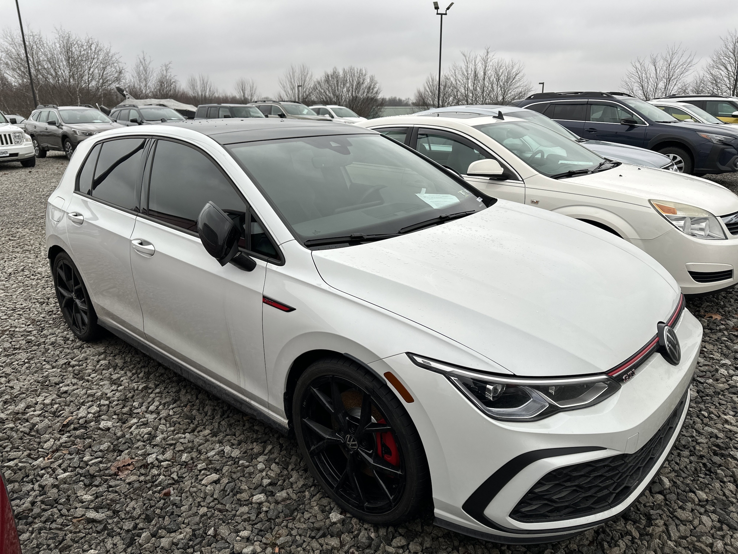 2024 Volkswagen Golf GTI SE's photo