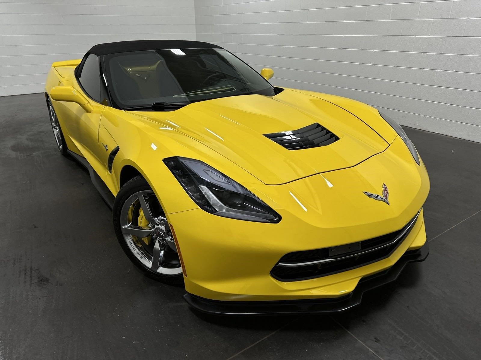 Used 2014 Chevrolet Corvette Base with VIN 1G1YD3D73E5115050 for sale in Carrollton, OH