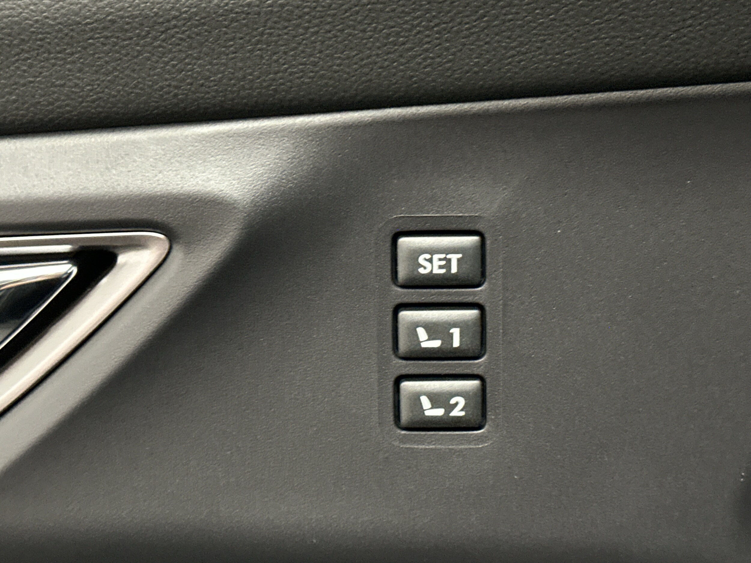 2027 Subaru Ascent Limited - Photo 40