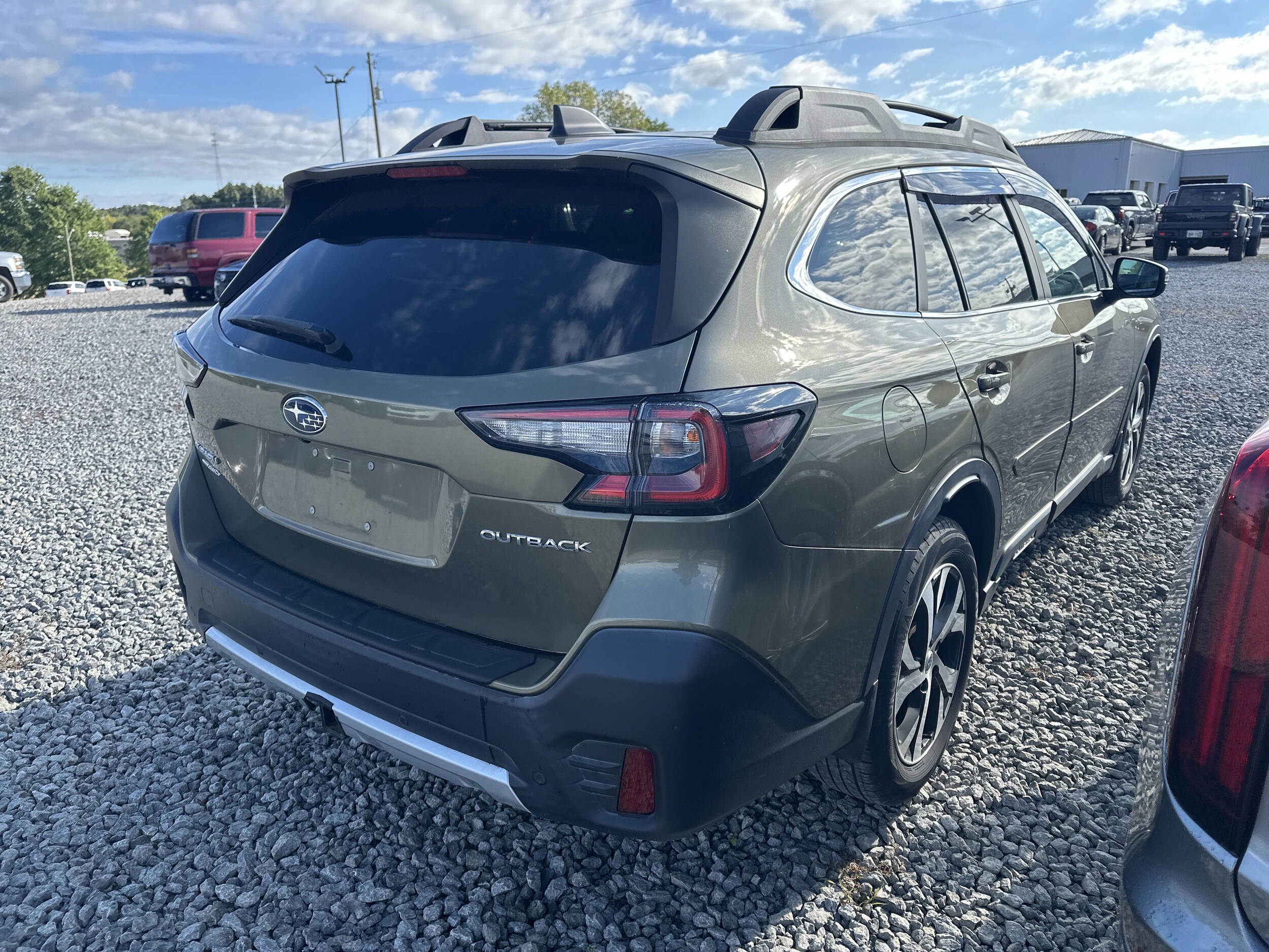 2022 Subaru Outback Limited photo 2