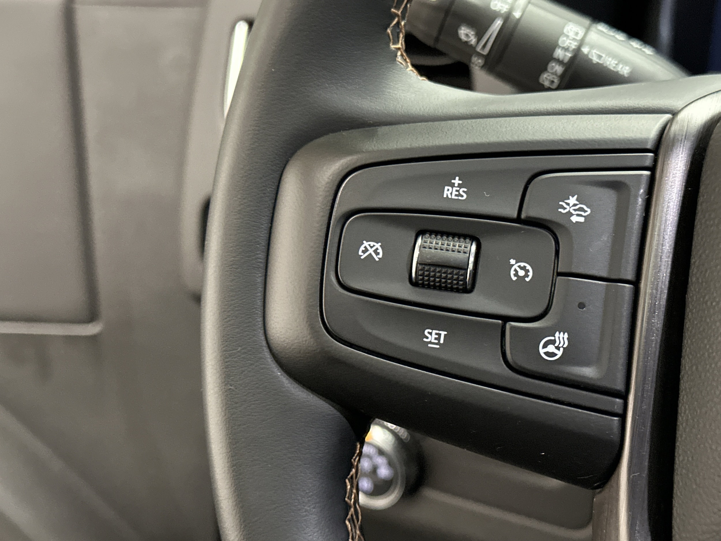 2023 GMC Yukon XL AT4 - Photo 31