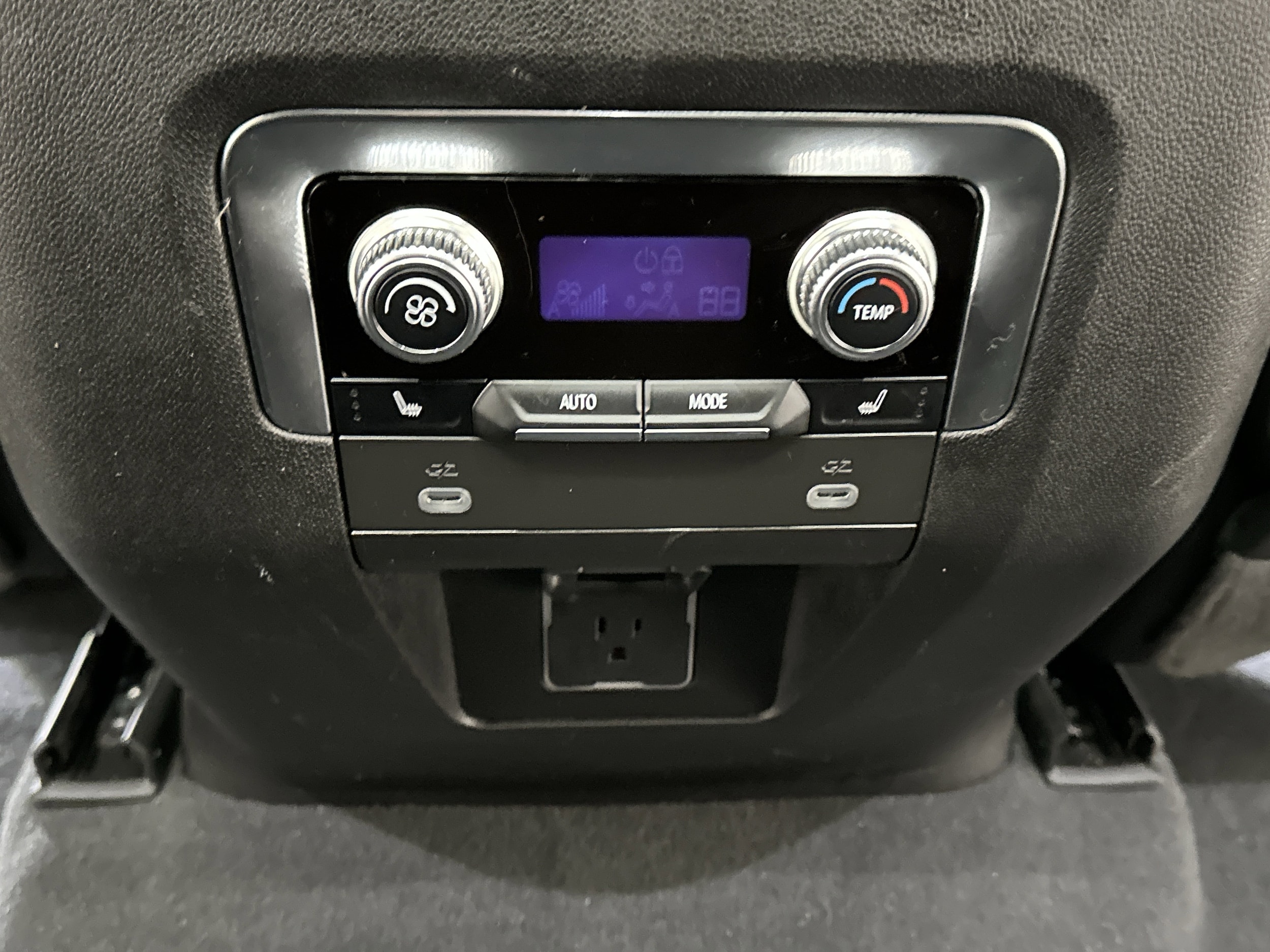 2023 GMC Yukon XL AT4 - Photo 25