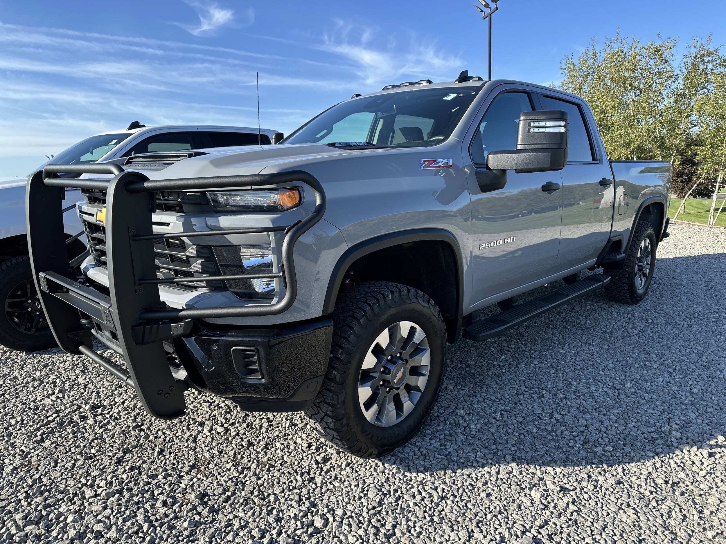 2025 Chevrolet Silverado 2500HD Custom photo 4