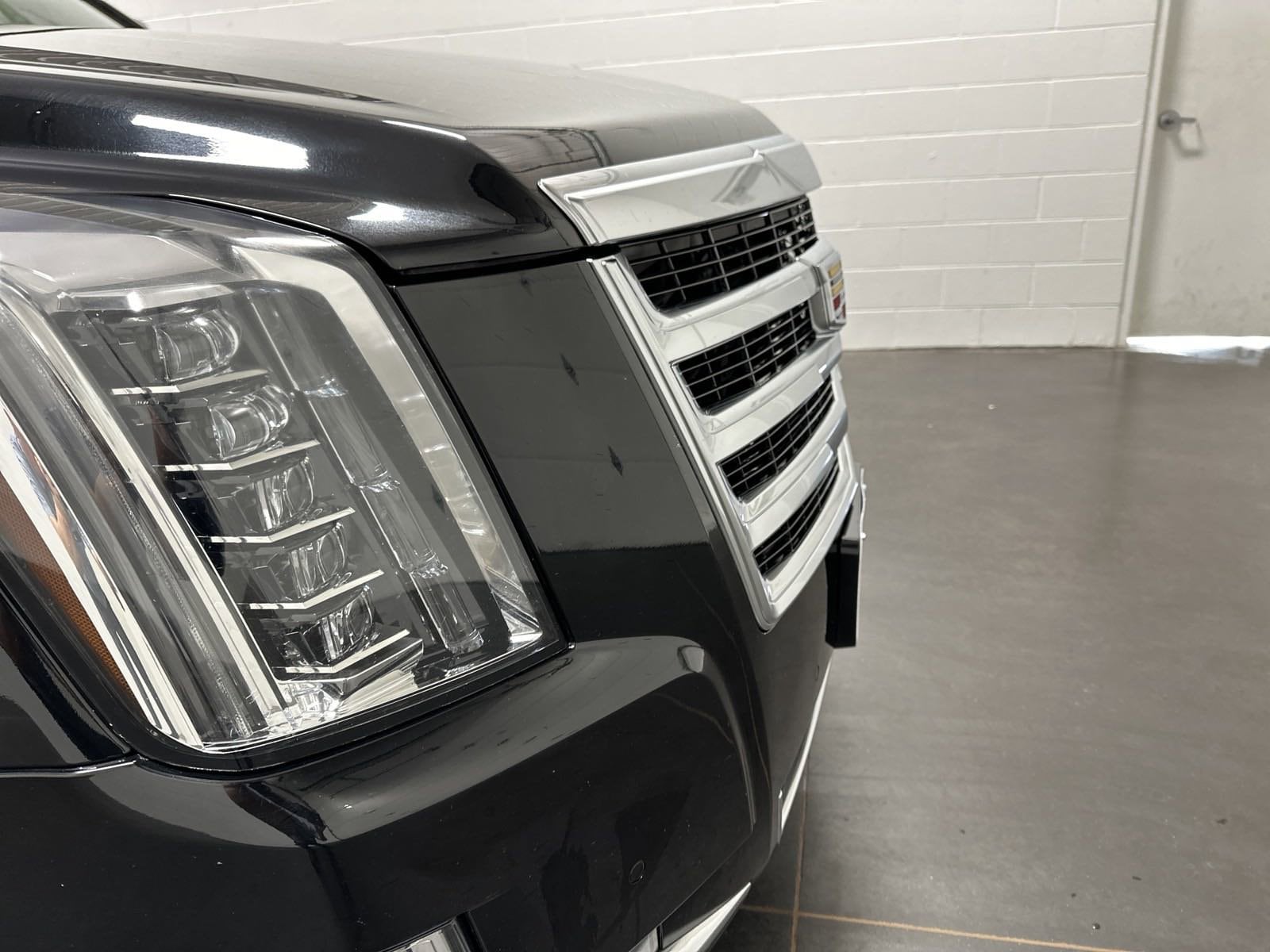 Used 2018 Cadillac Escalade Luxury with VIN 1GYS4BKJ2JR363986 for sale in Carrollton, OH