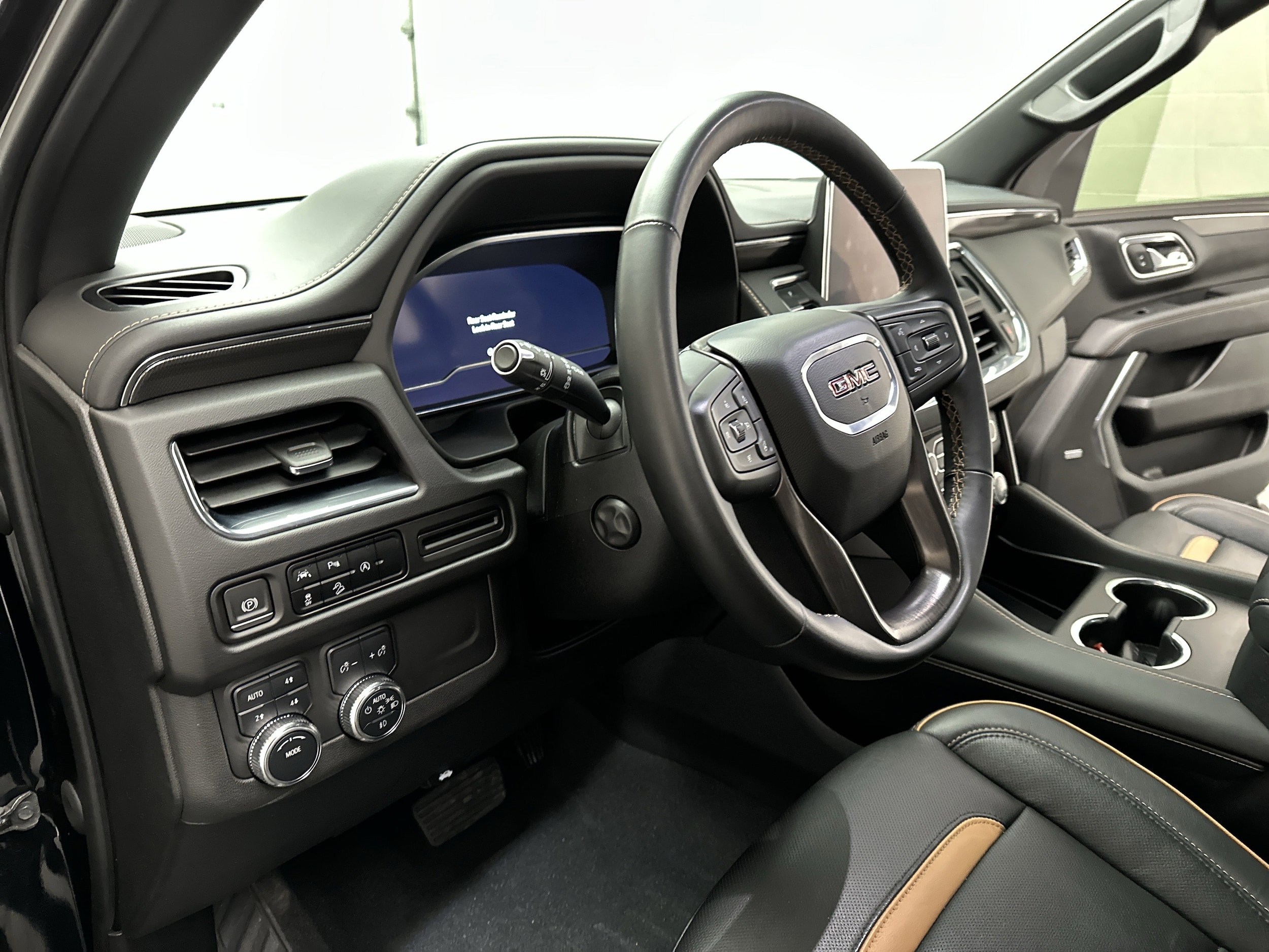 2023 GMC Yukon XL AT4 - Photo 17