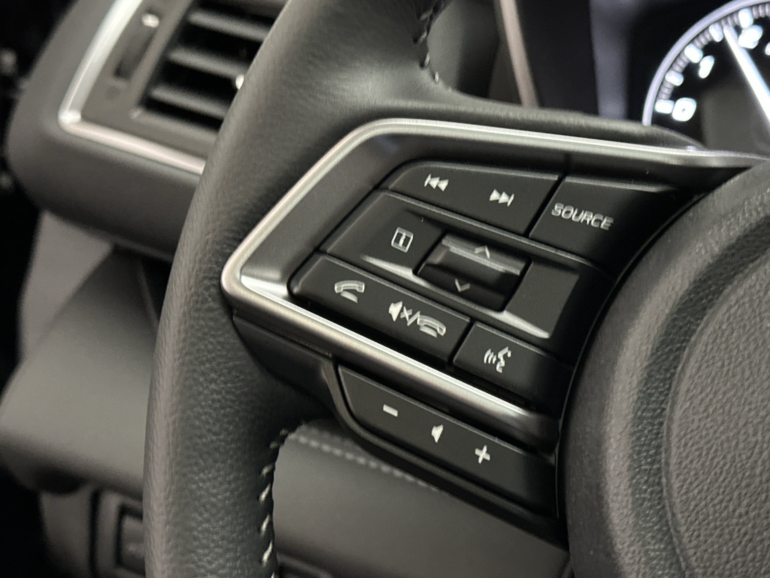 2027 Subaru Ascent Limited - Photo 30