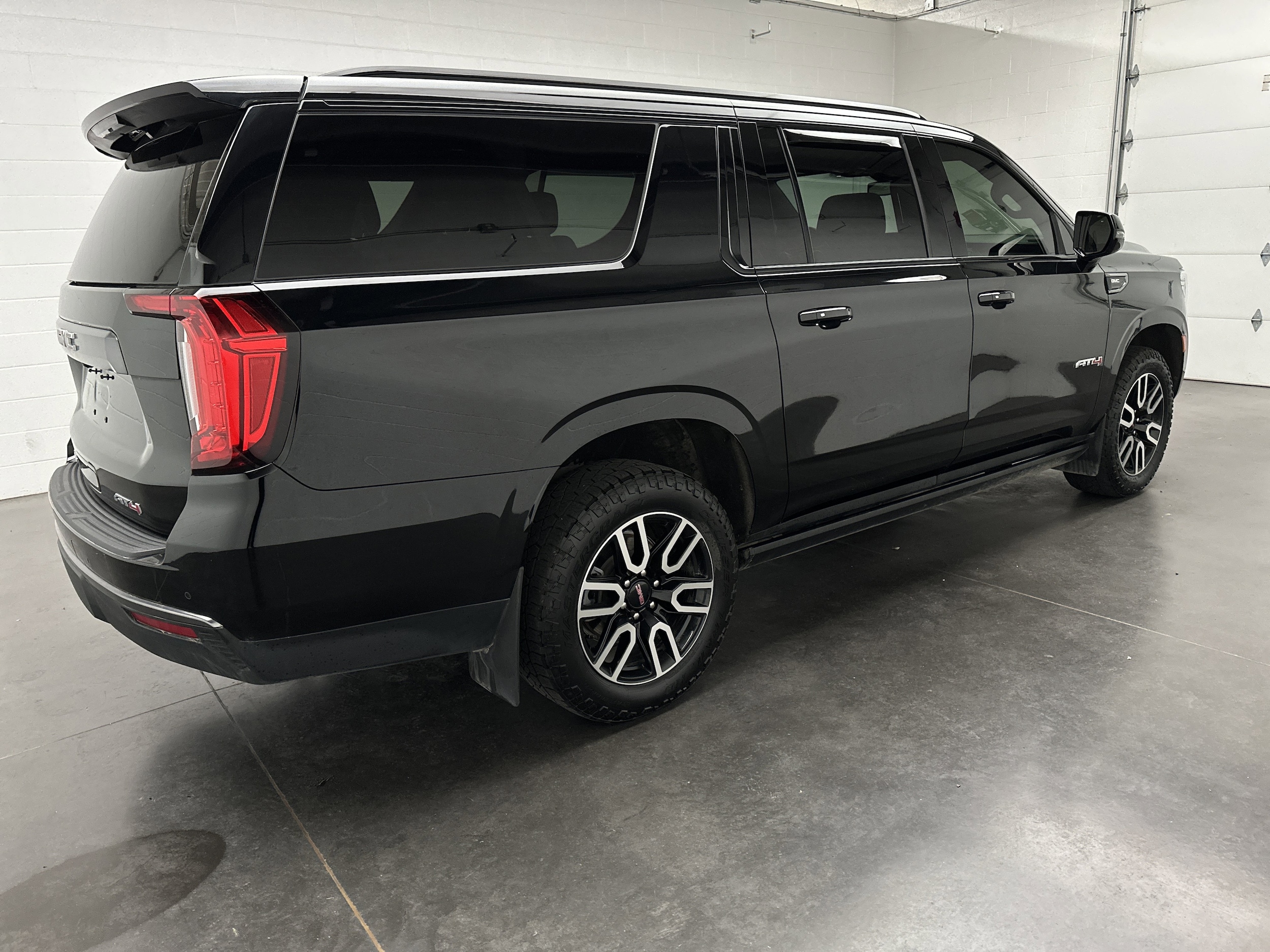 2023 GMC Yukon XL AT4 - Photo 11