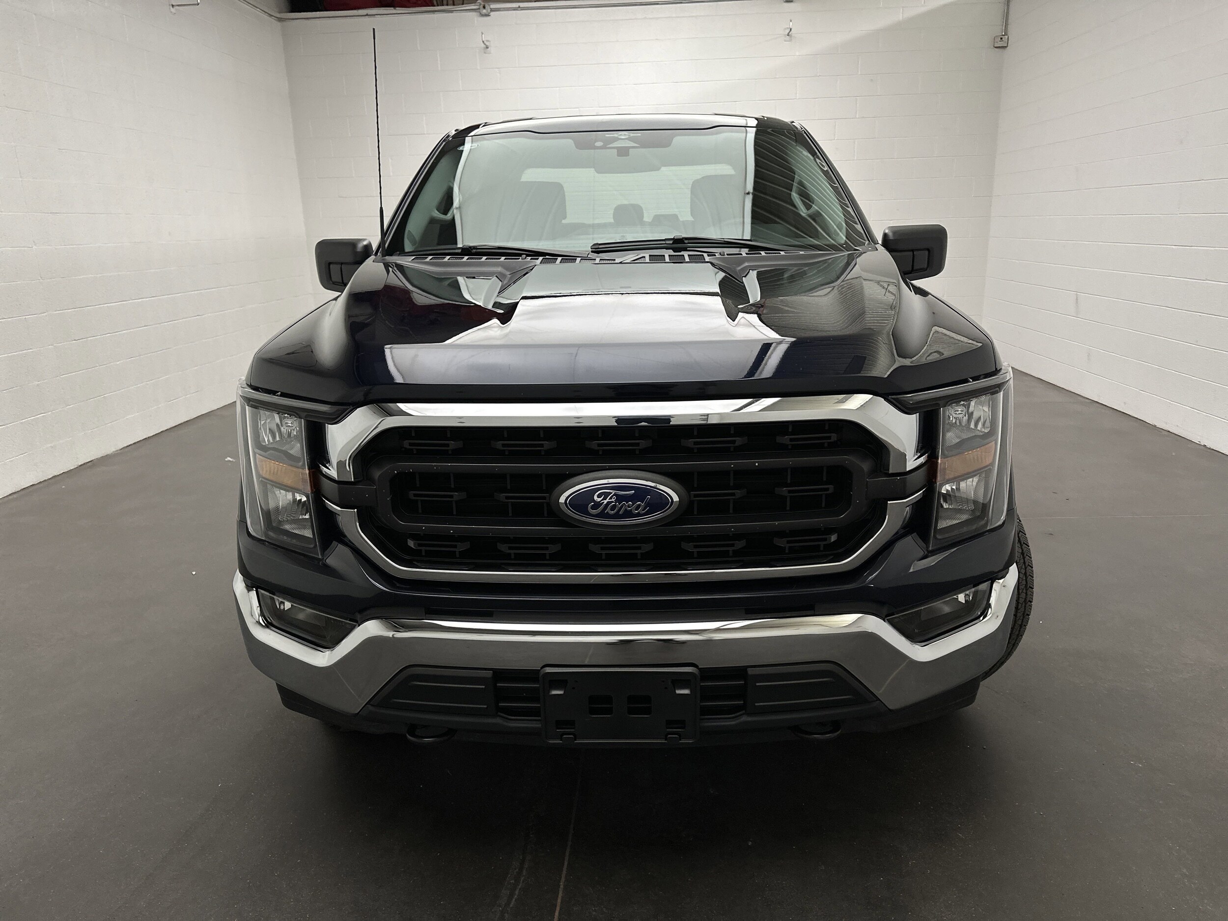 2023 Ford F-150 XL photo 3