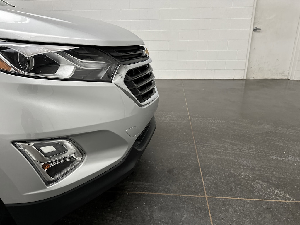 2019 Chevrolet Equinox LT photo 3