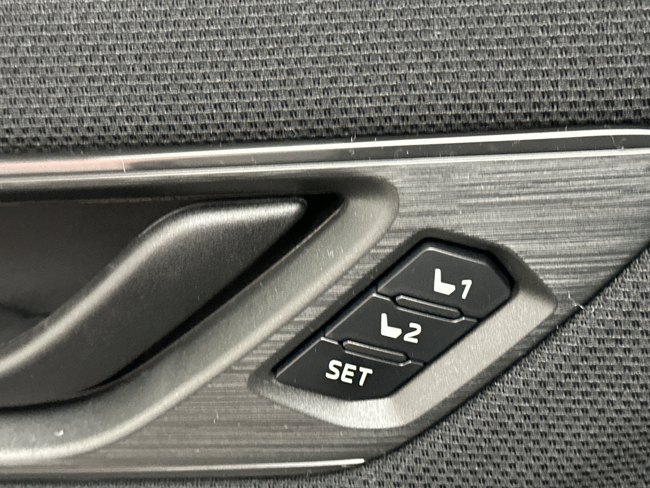 2026 Subaru Outback Limited - Photo 32