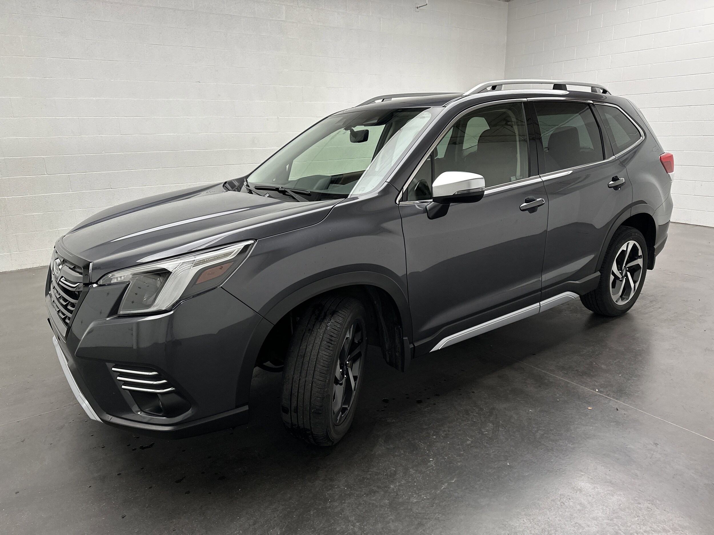 2022 Subaru Forester Touring photo 3