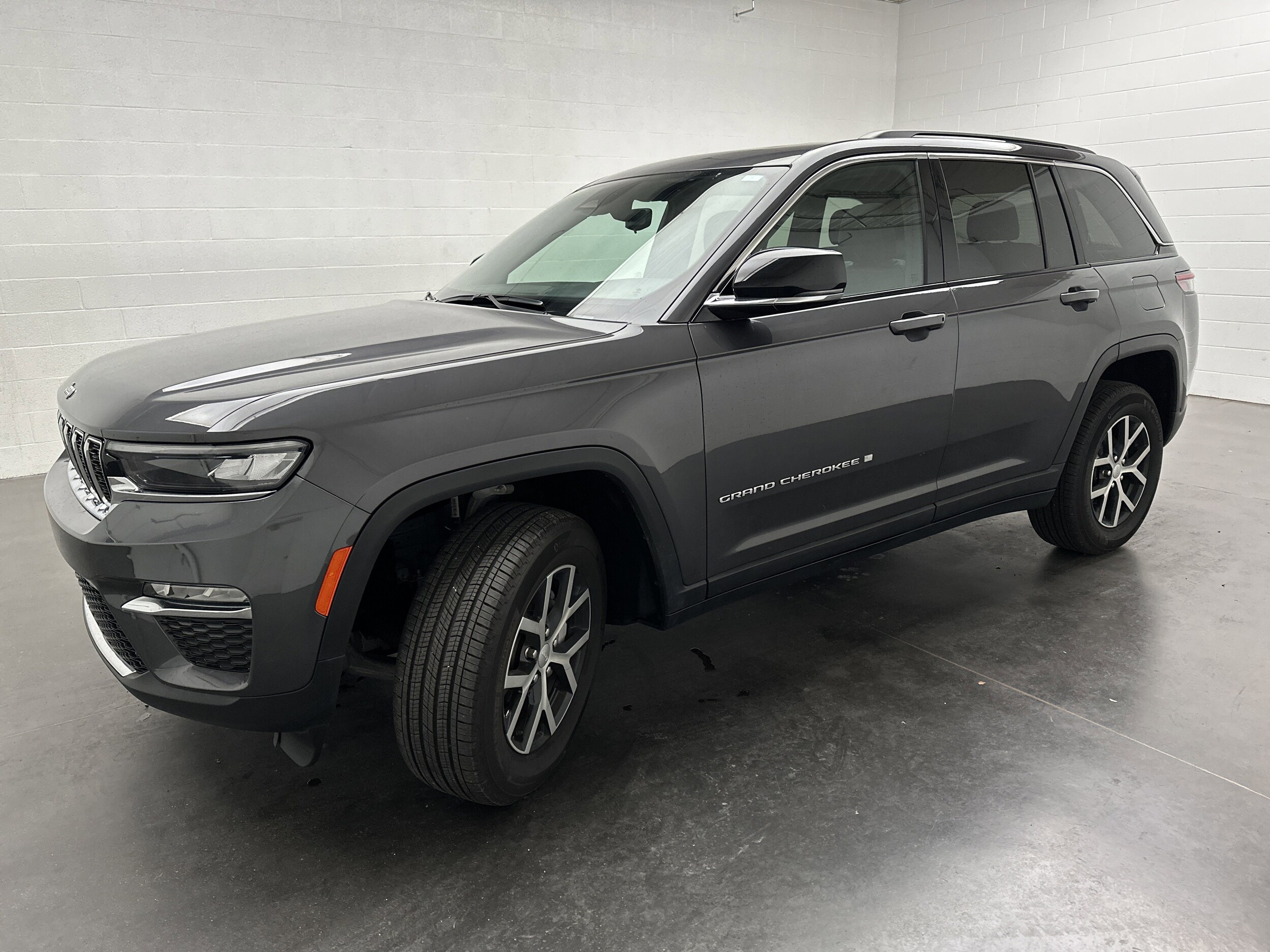 2024 Jeep Grand Cherokee Limited photo 4