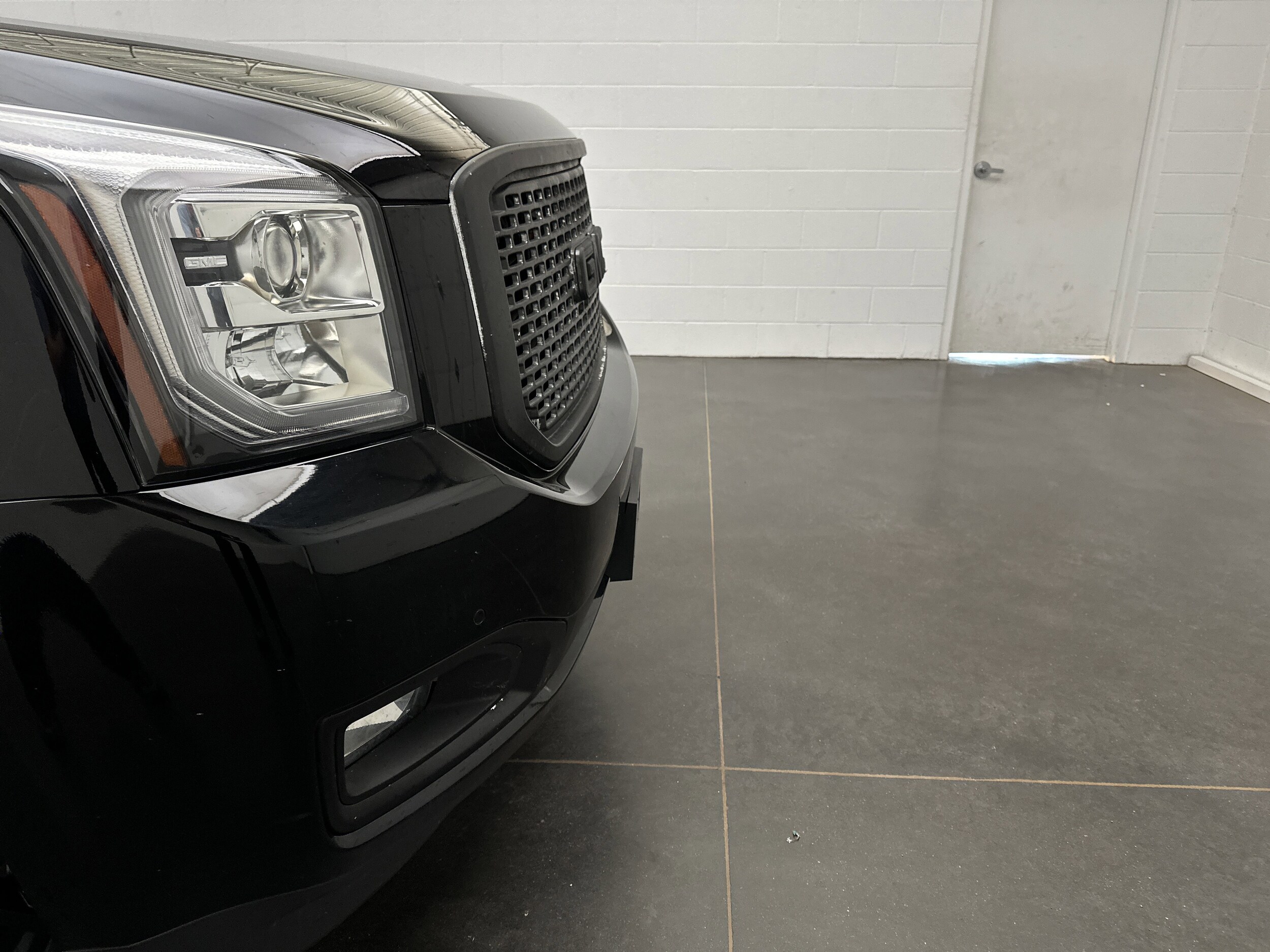 2017 Gmc Yukon XL SLE photo 2