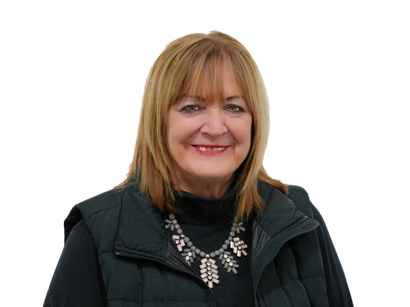 Staff member Vickie Grindstaff from ID_a289a0360391