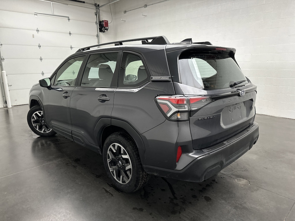 2025 Subaru Forester Base photo 4