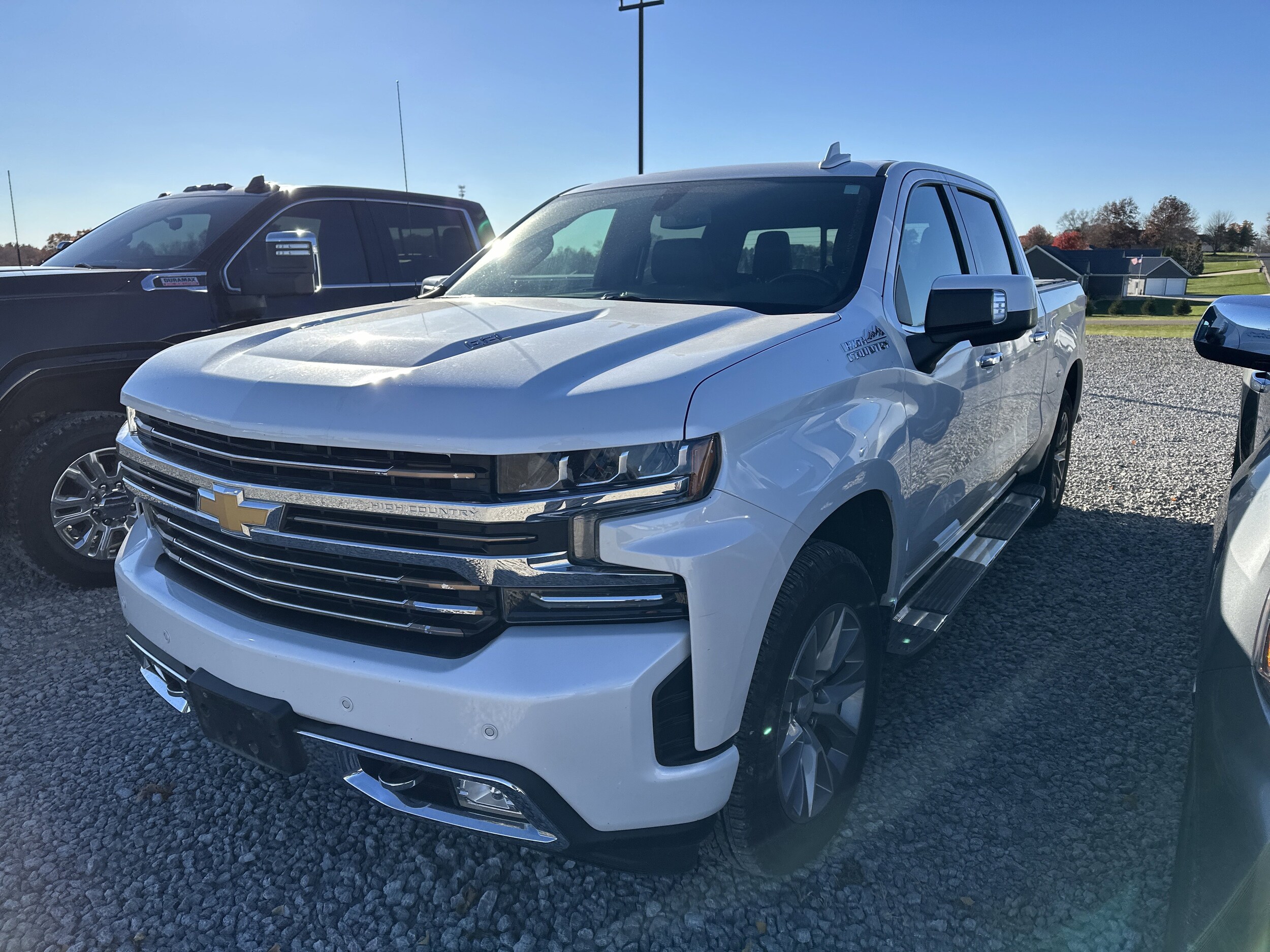 2019 Chevrolet Silverado 1500 High Country photo 3