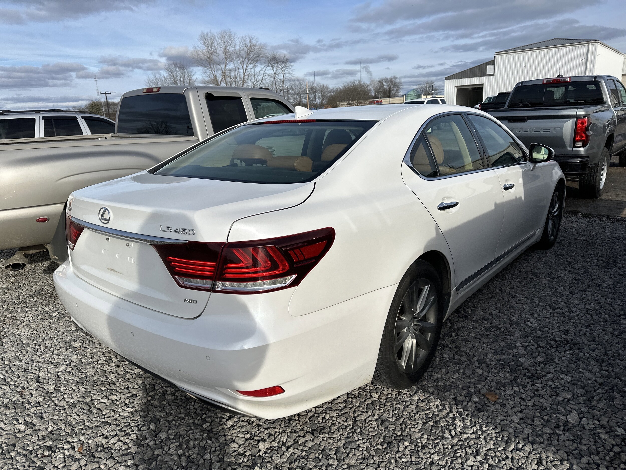 2014 Lexus LS 460 photo 2