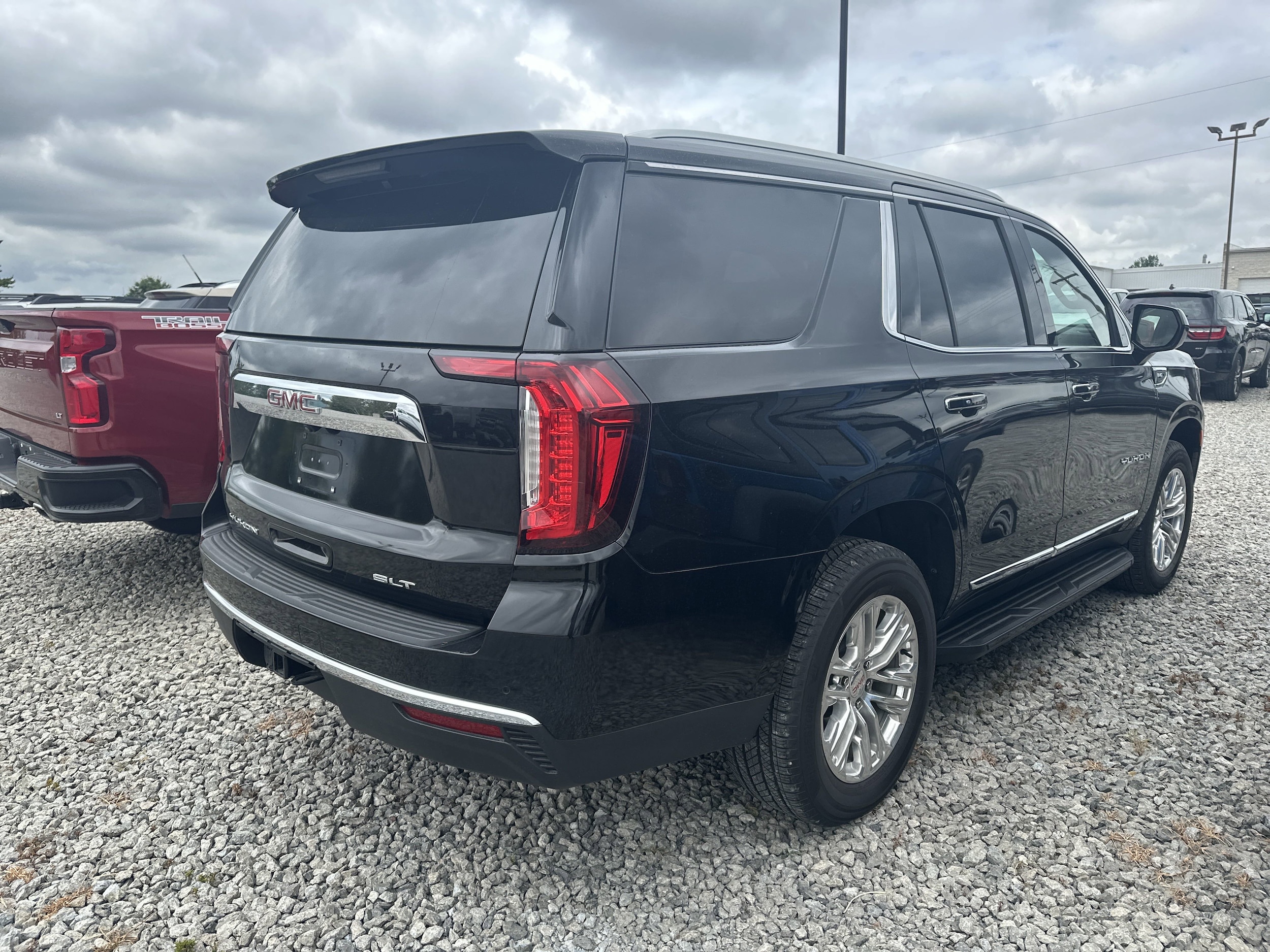 2023 Gmc Yukon SLT photo 2