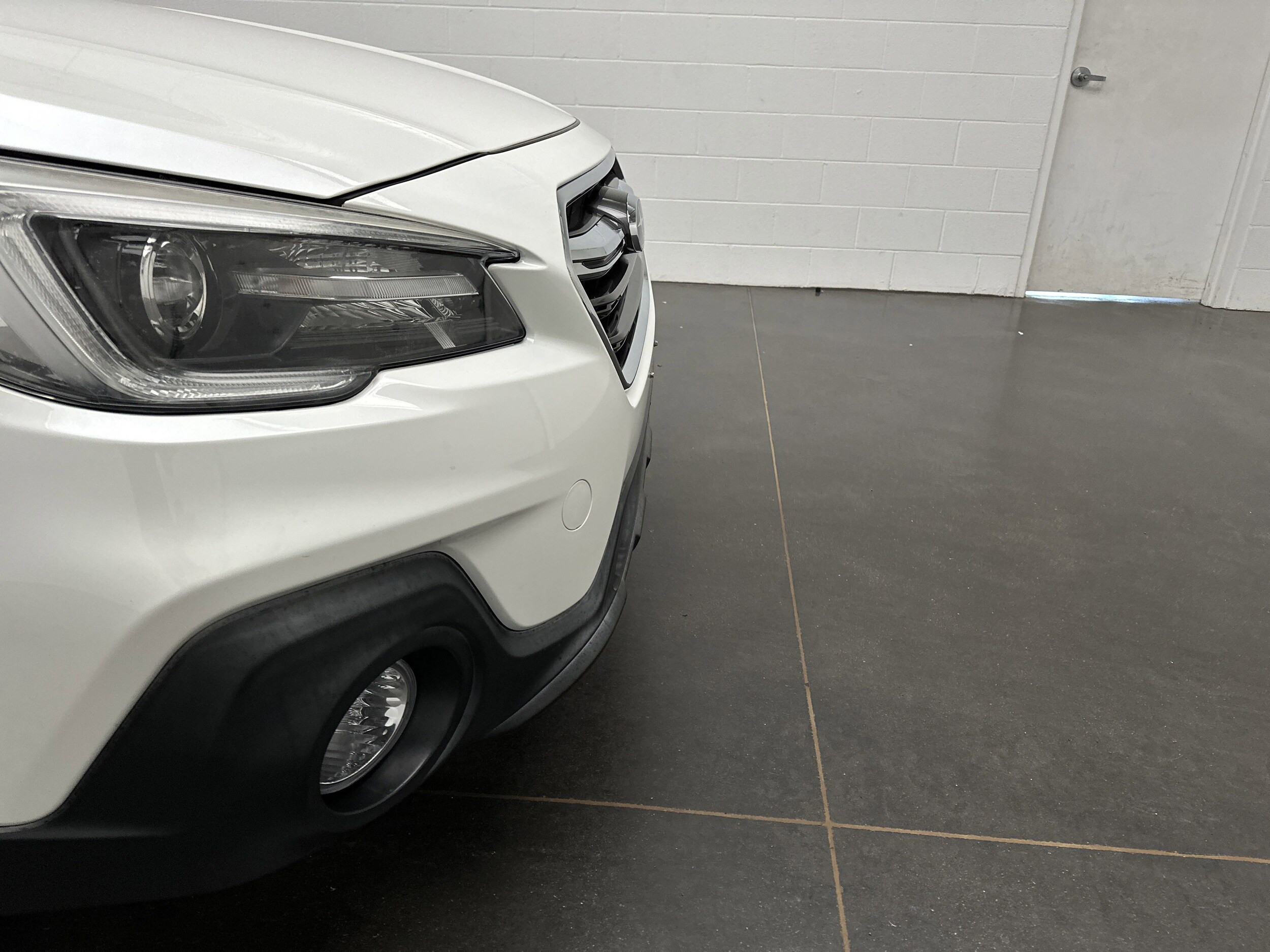 2019 Subaru Outback Limited photo 2