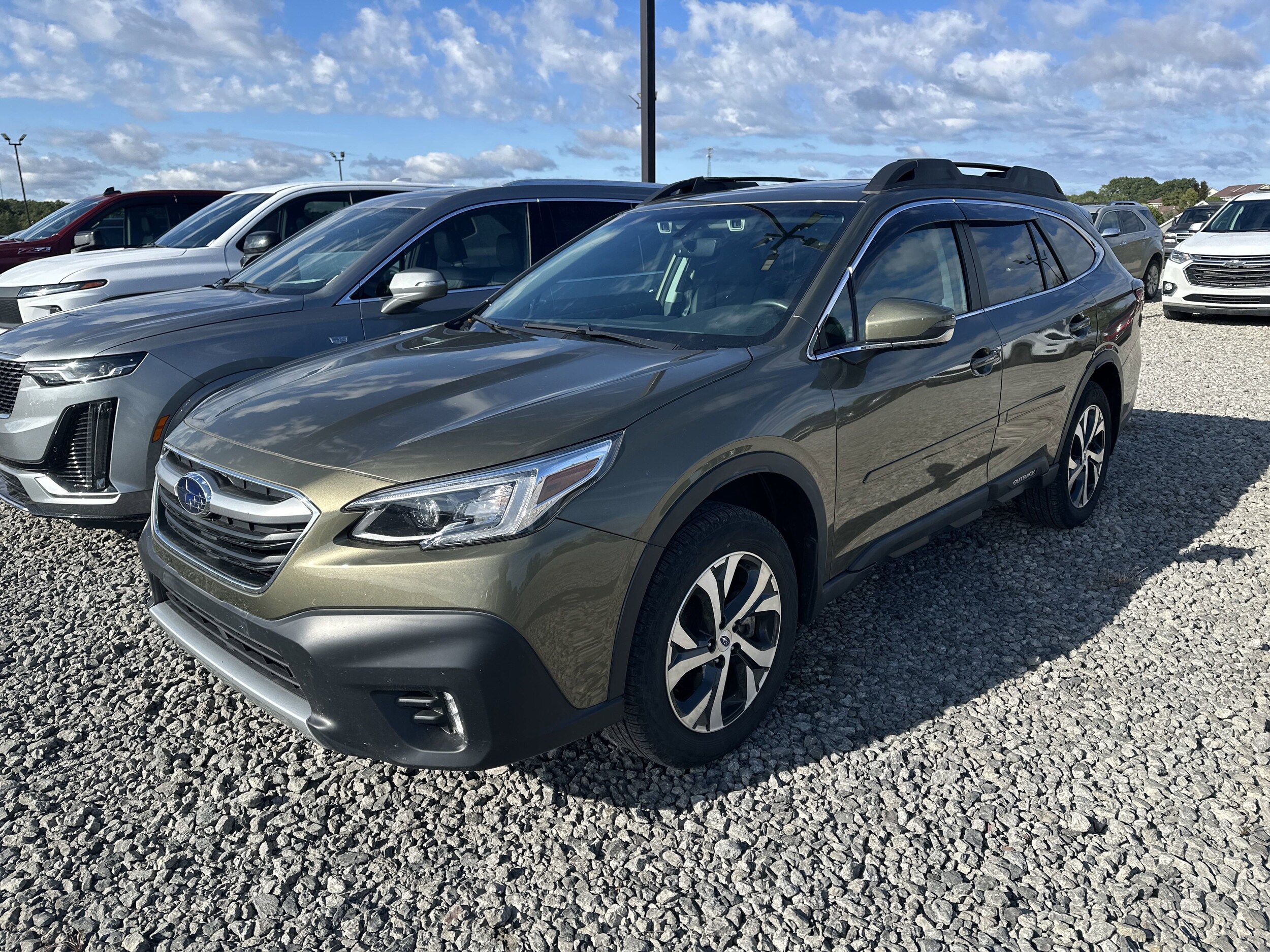 2022 Subaru Outback Limited photo 4