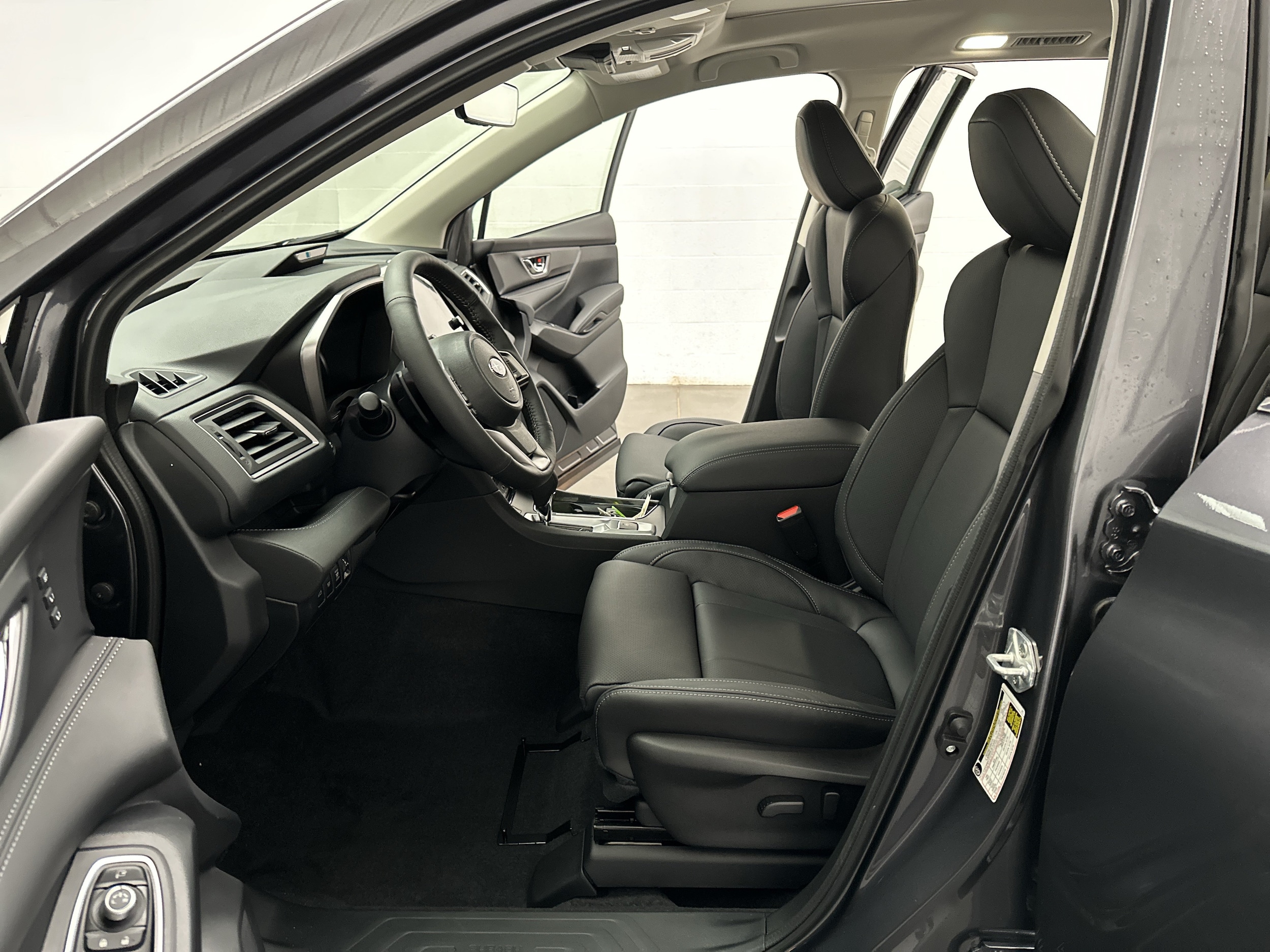 2027 Subaru Ascent Limited - Photo 17