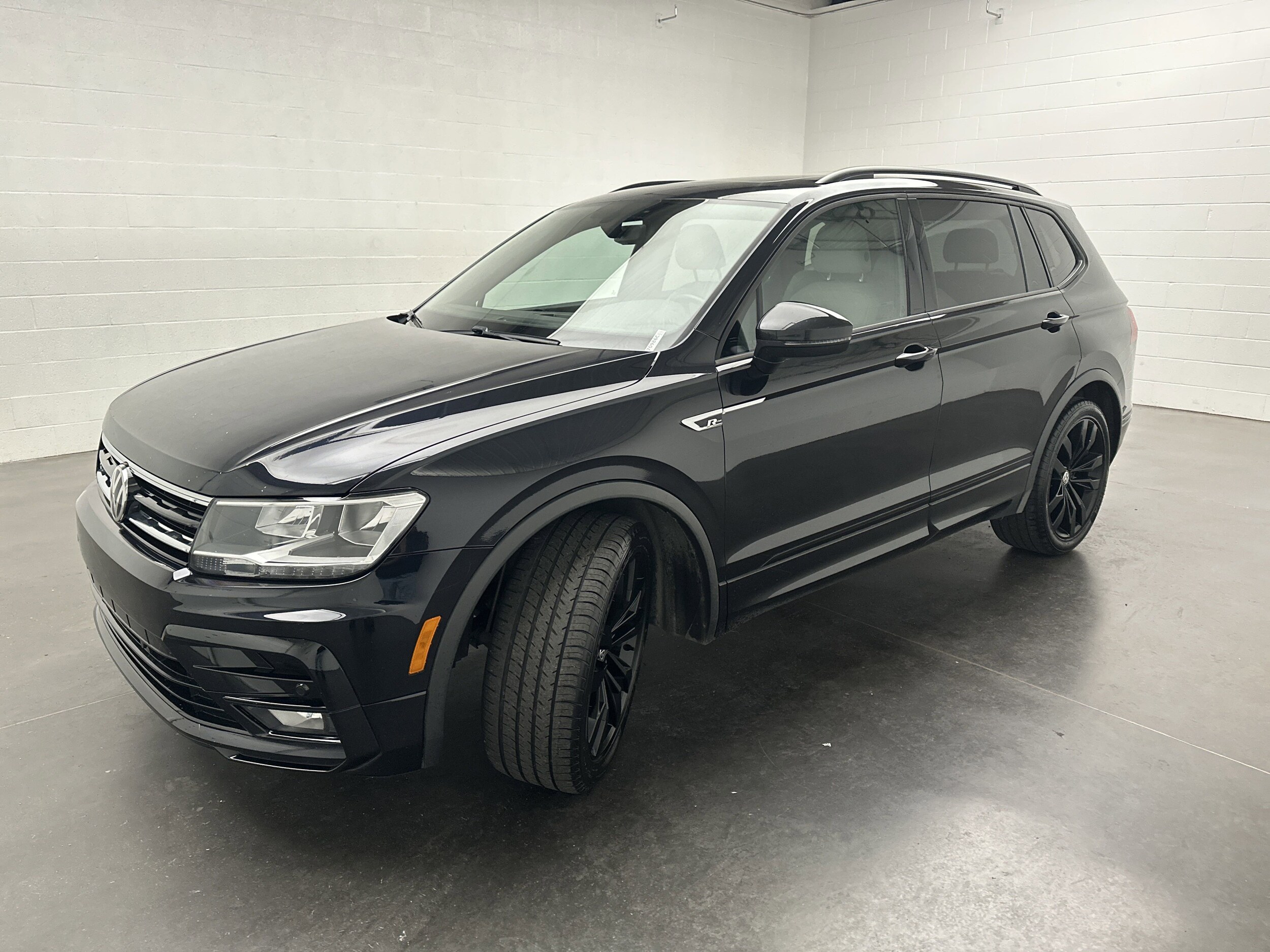 2021 Volkswagen Tiguan SE R-Line Black photo 4
