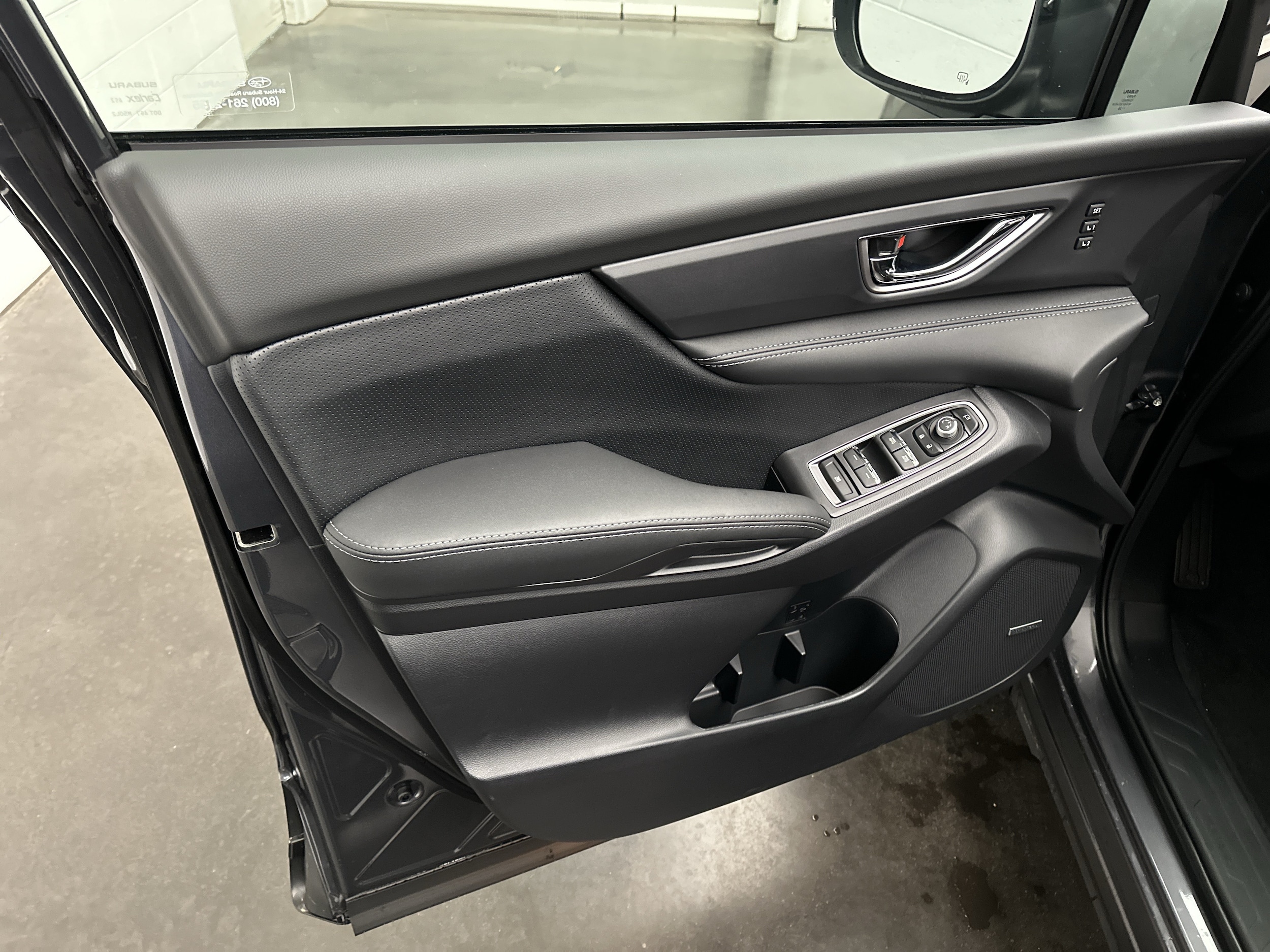2027 Subaru Ascent Limited - Photo 18