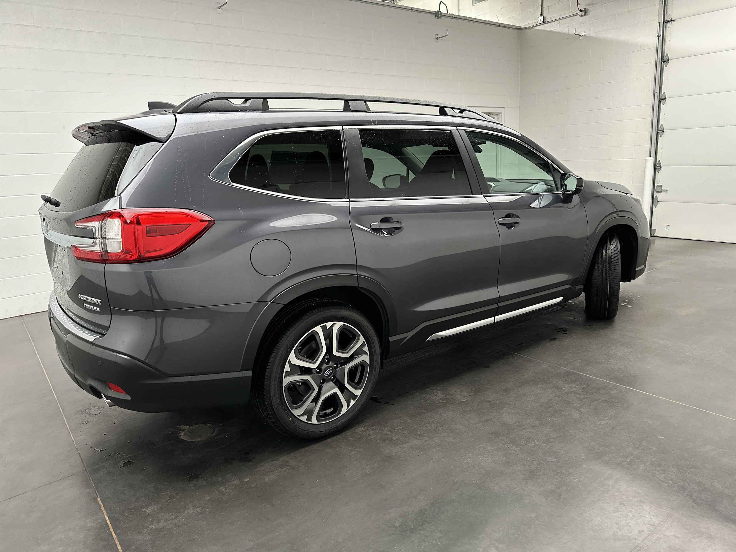 2027 Subaru Ascent Limited - Photo 8