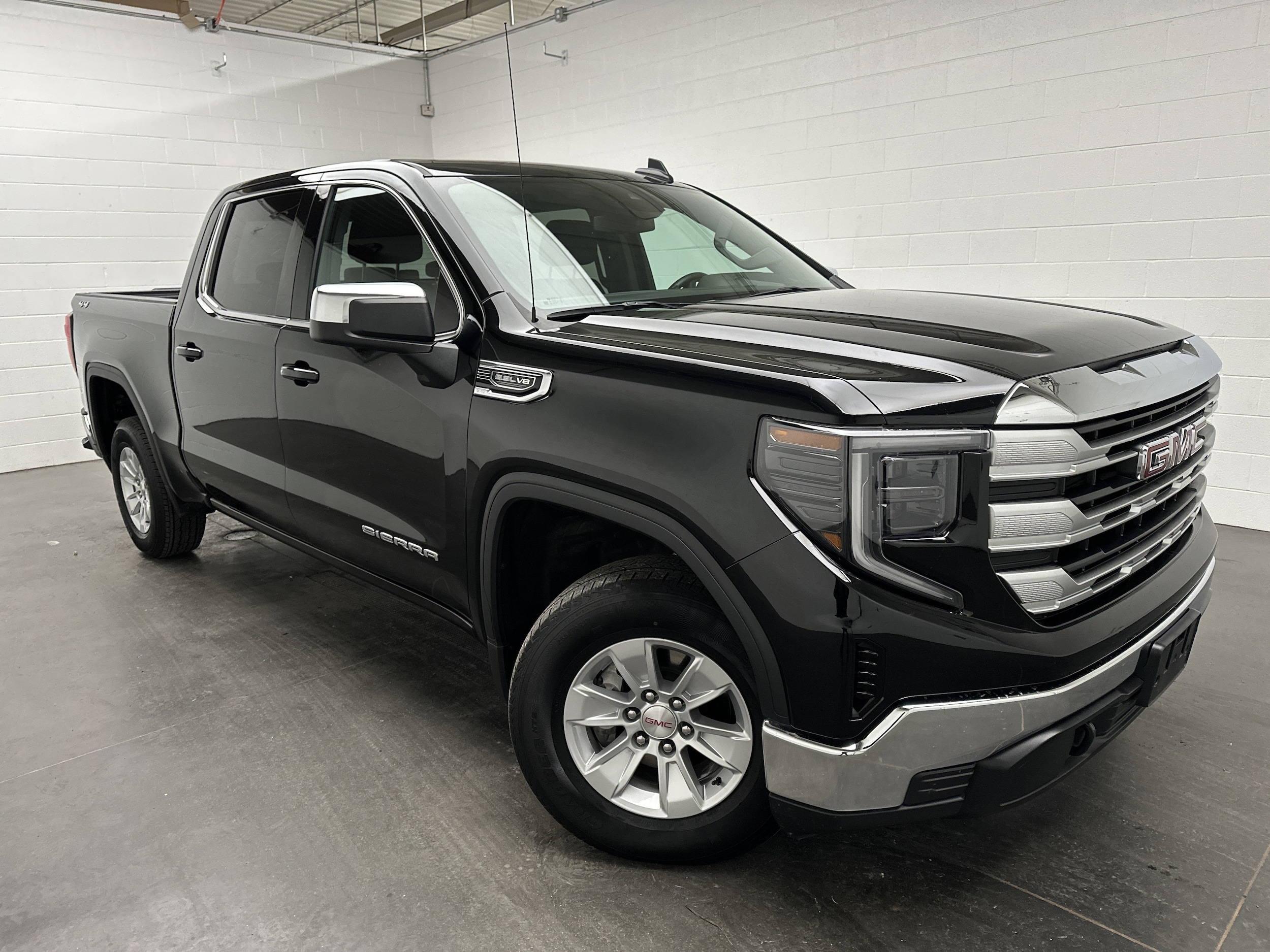 2024 GMC Sierra 1500 SLE's photo