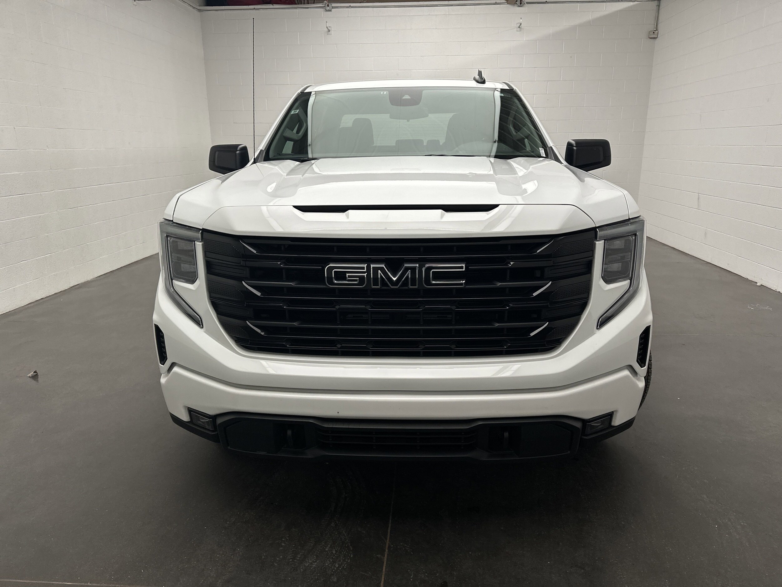 2024 Gmc Sierra 1500 Elevation photo 3