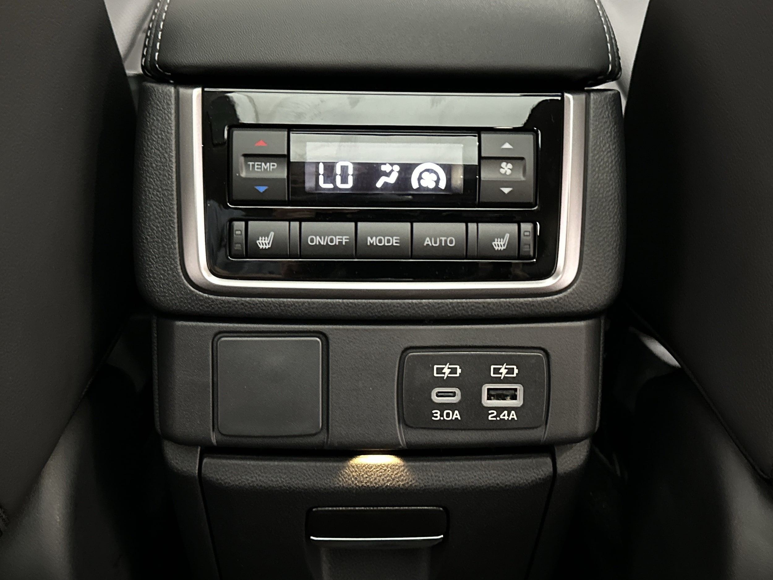 2027 Subaru Ascent Limited - Photo 25