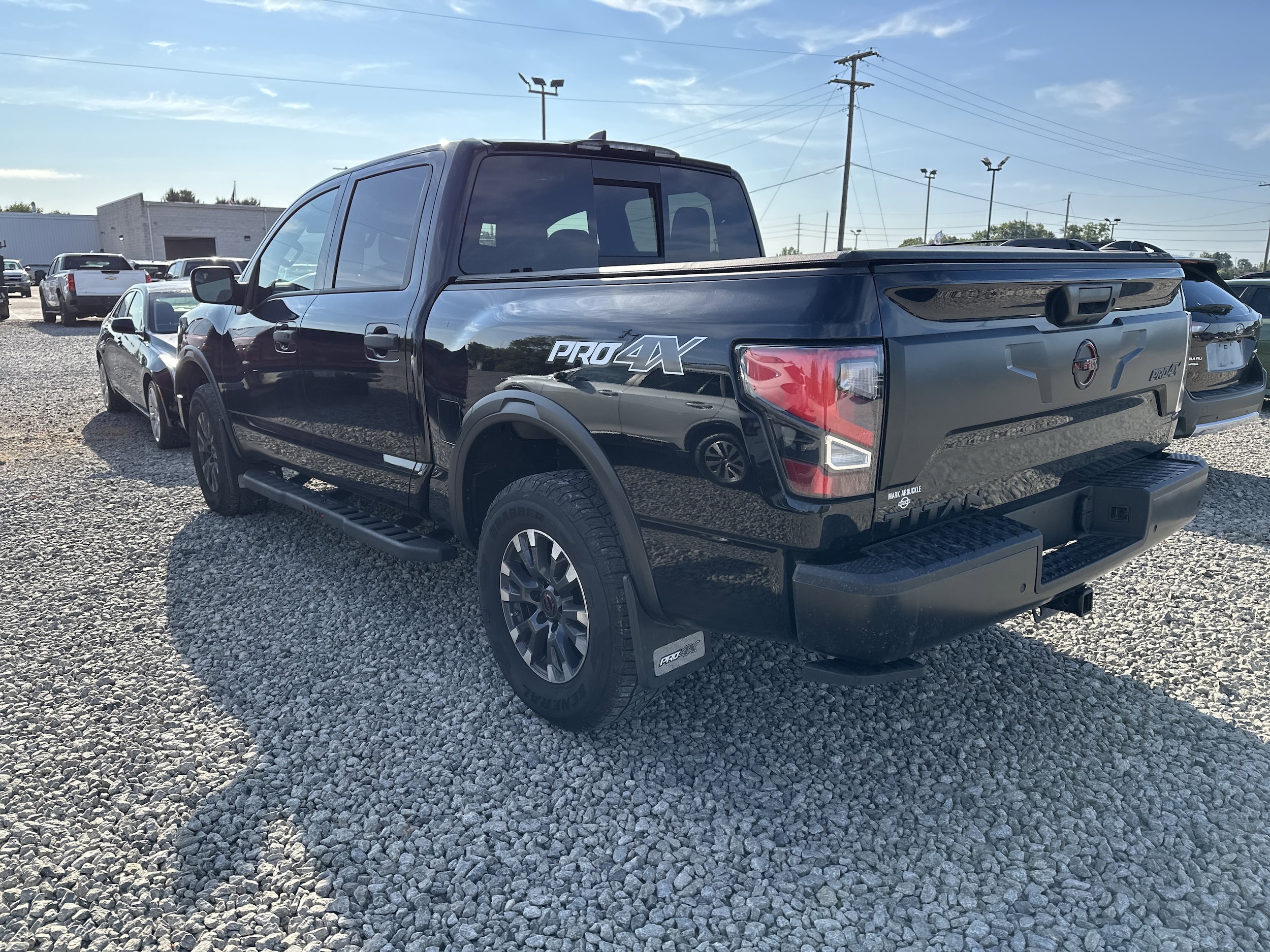 2023 Nissan Titan PRO-4X Crew Cab photo 3