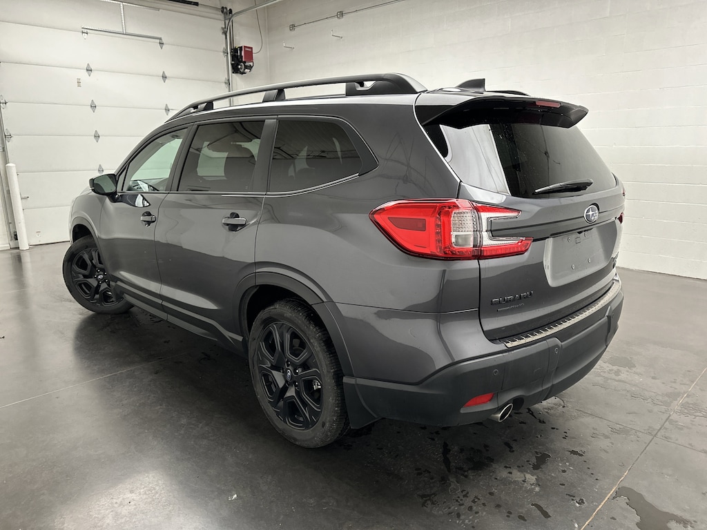 2025 Subaru Ascent Onyx Edition photo 3