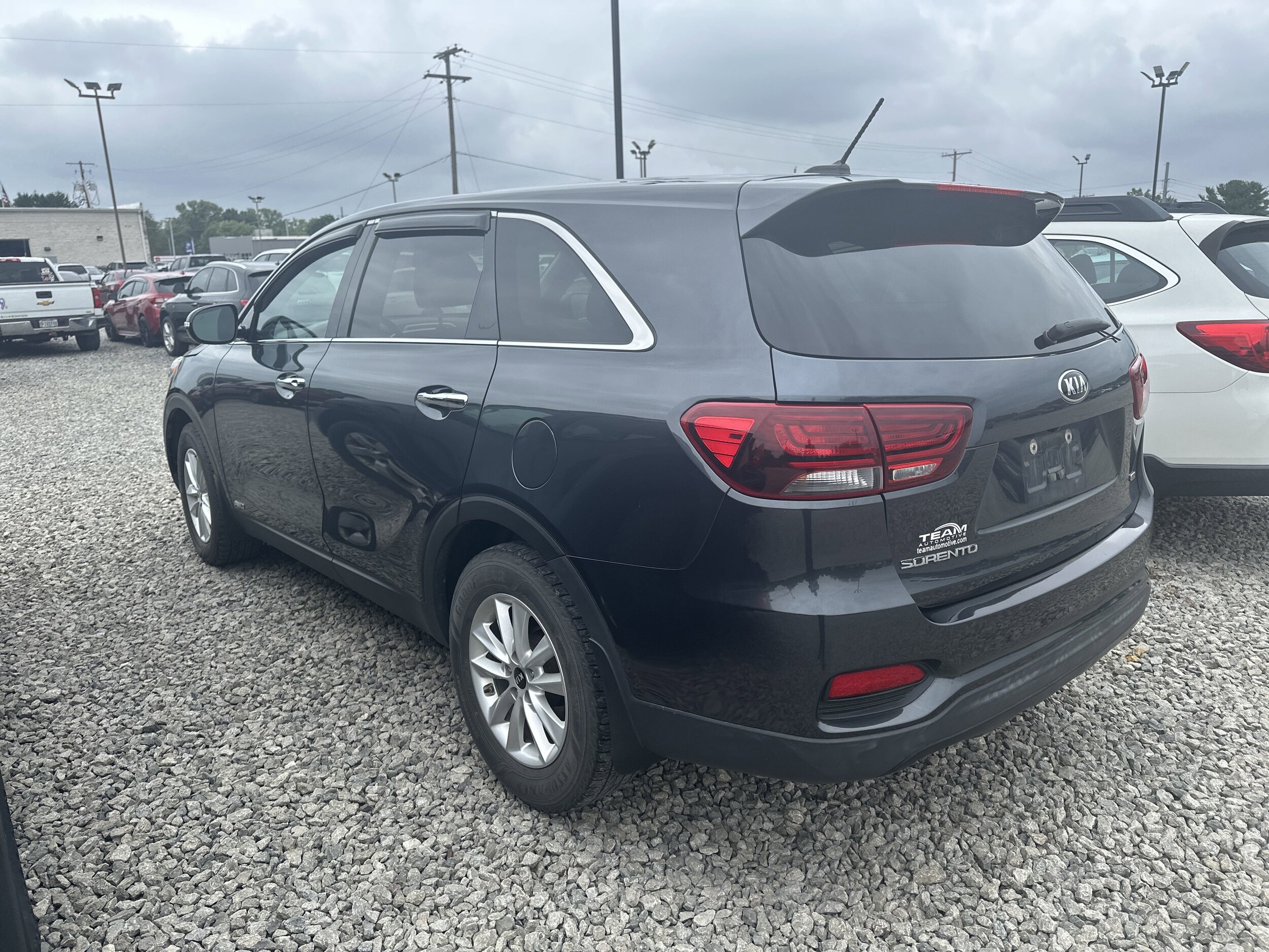 2020 Kia Sorento LX photo 2