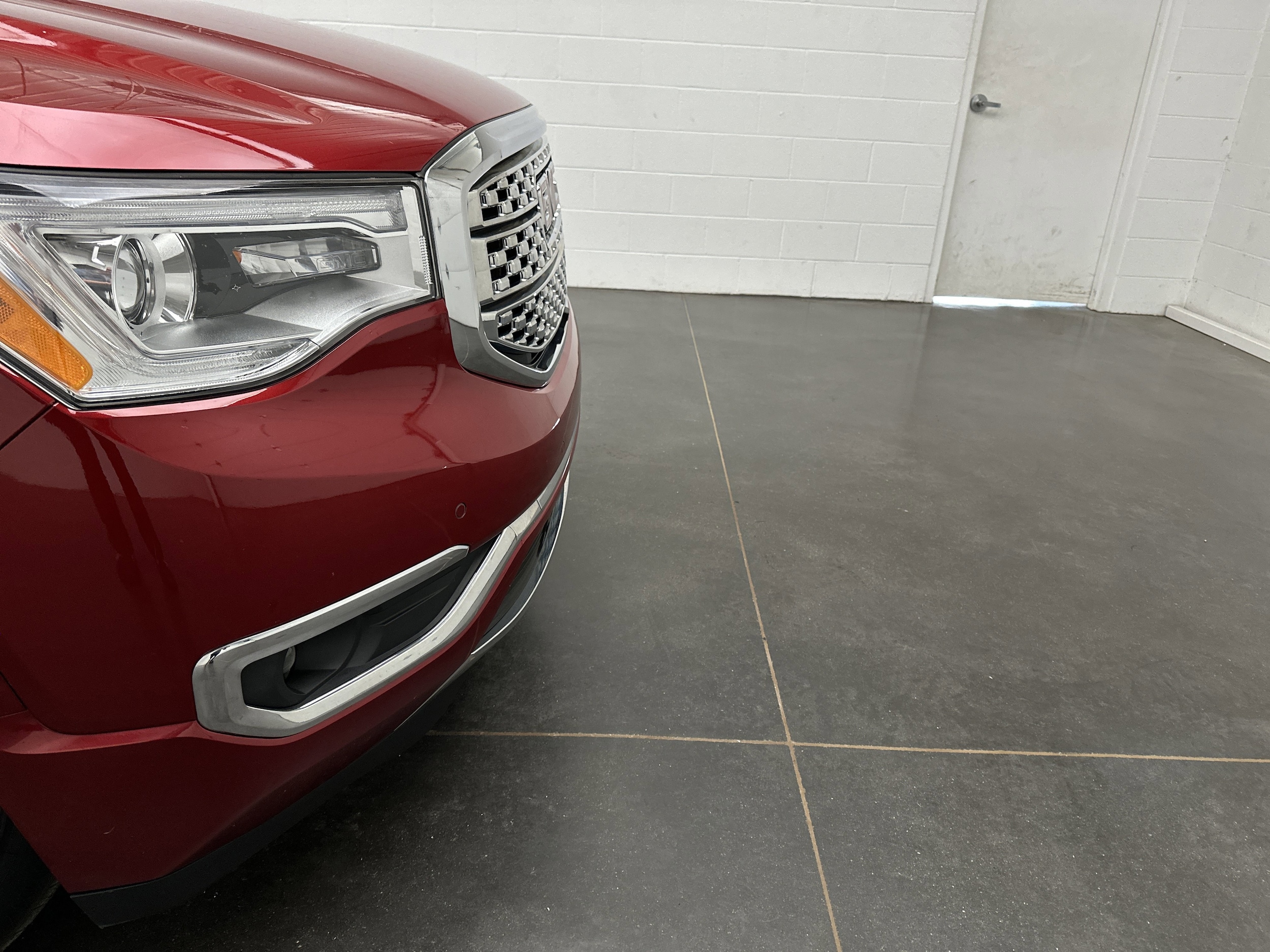 Used 2019 GMC Acadia Denali with VIN 1GKKNXLS0KZ136986 for sale in Carrollton, OH