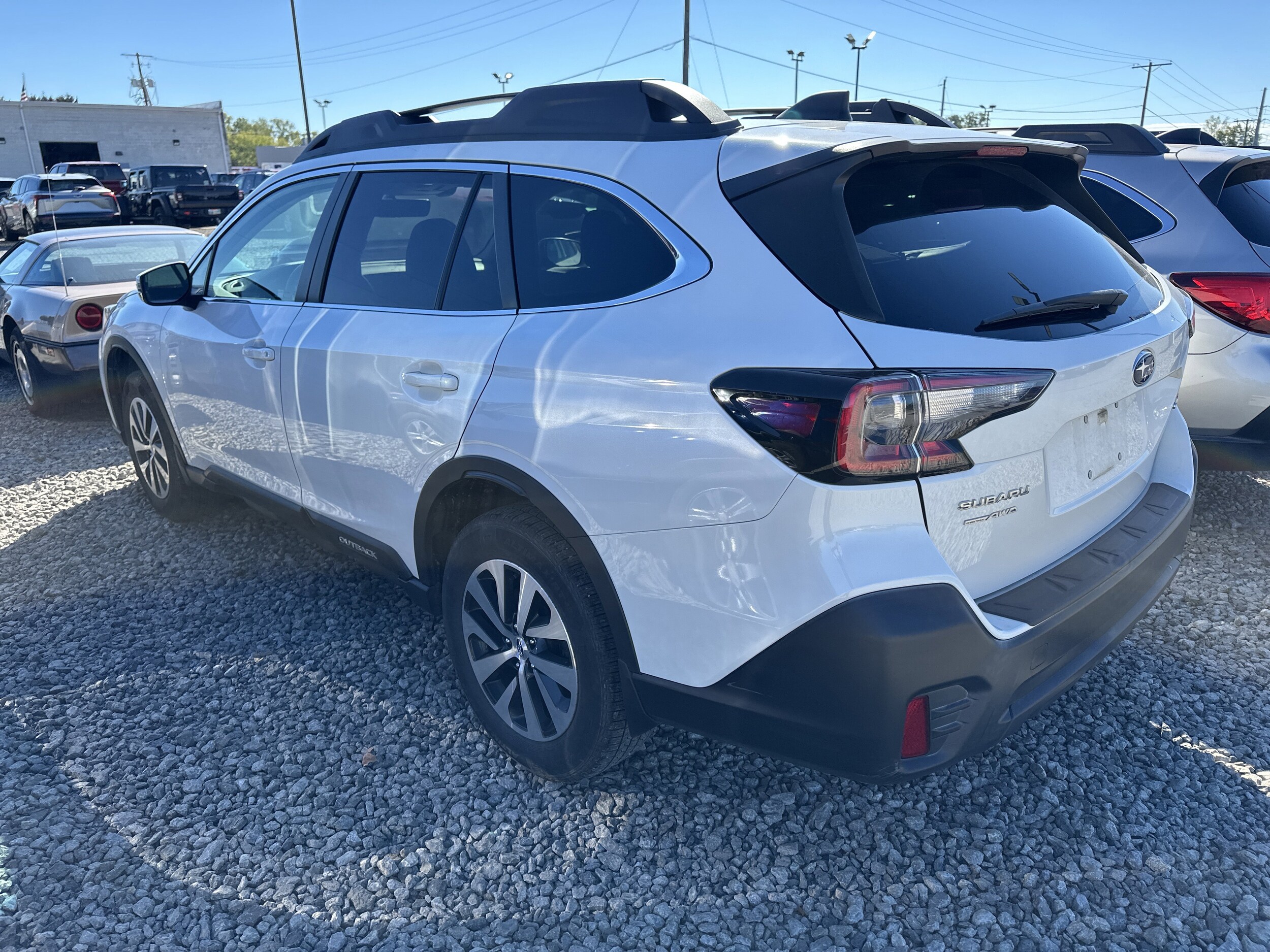 2022 Subaru Outback Premium photo 2