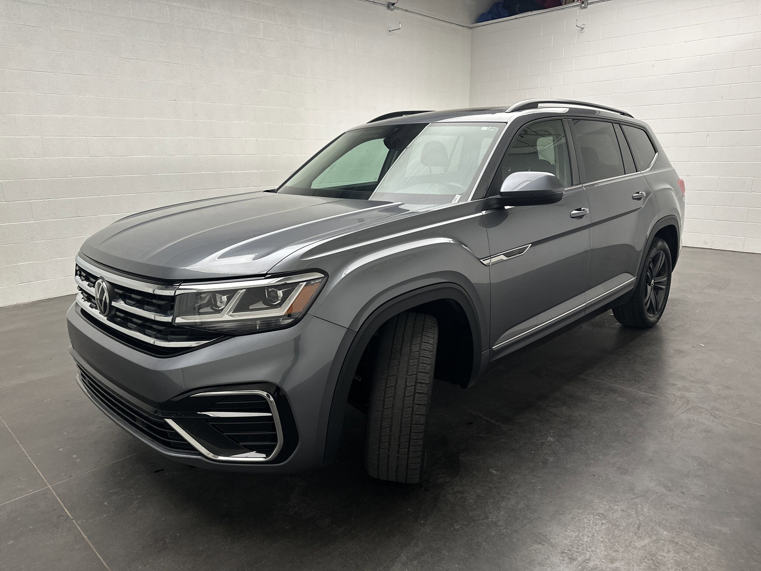 2021 Volkswagen Atlas SE Technology R-Line photo 4