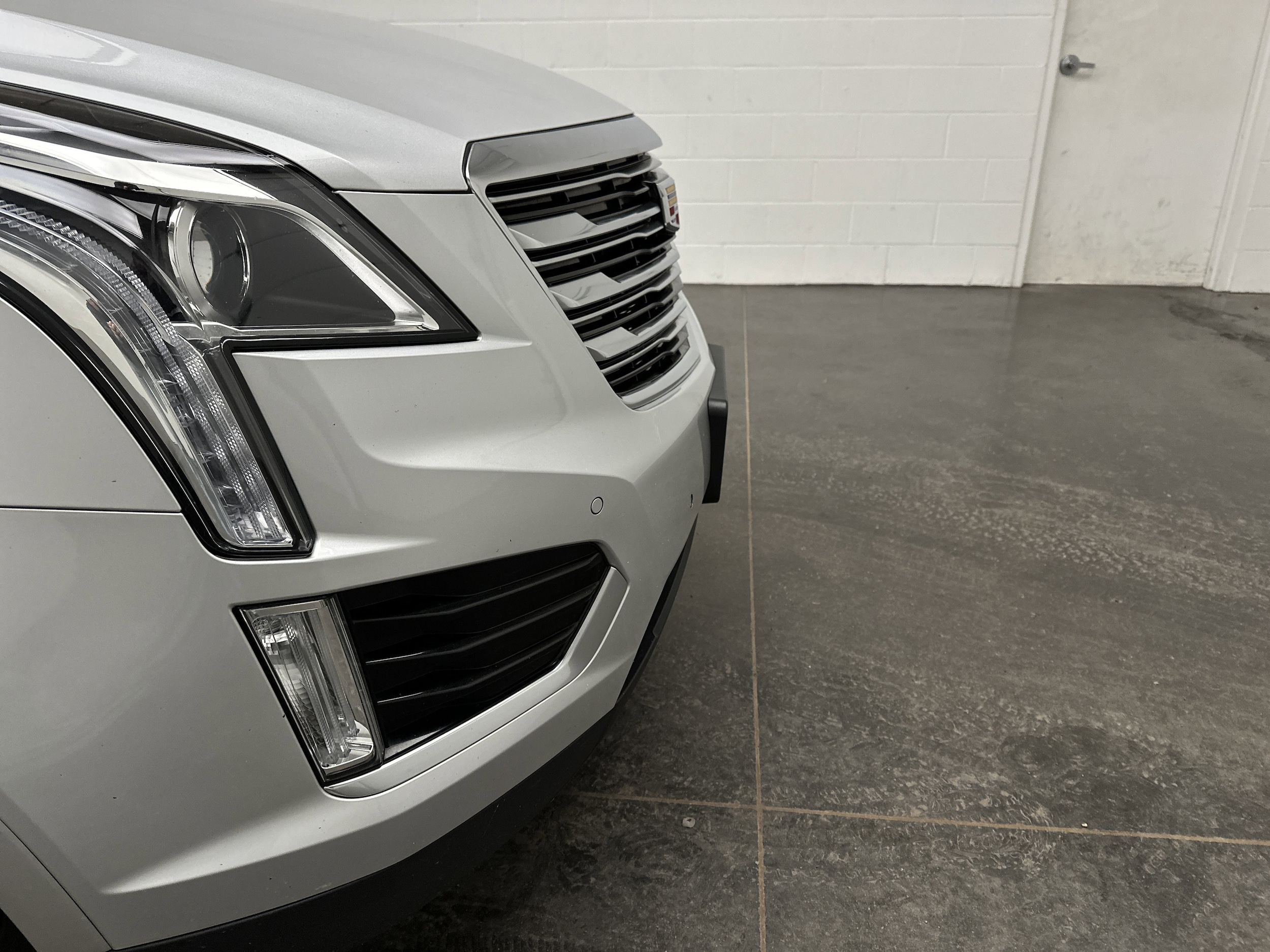 Used 2017 Cadillac XT5 Luxury with VIN 1GYKNDRS0HZ258381 for sale in Carrollton, OH